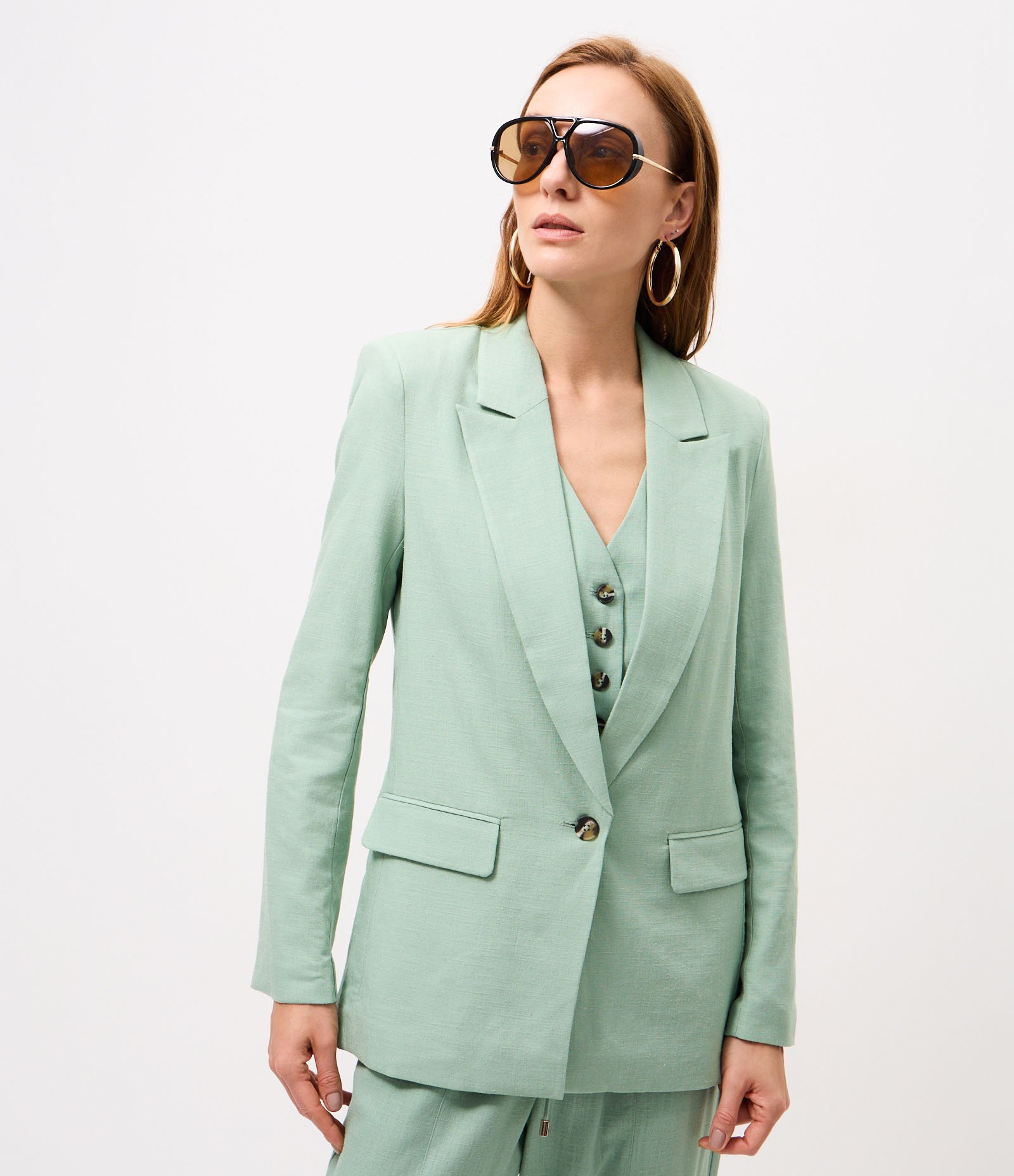 Blazer em Viscolinho com Lapelas e Botão Único Verde Claro 1