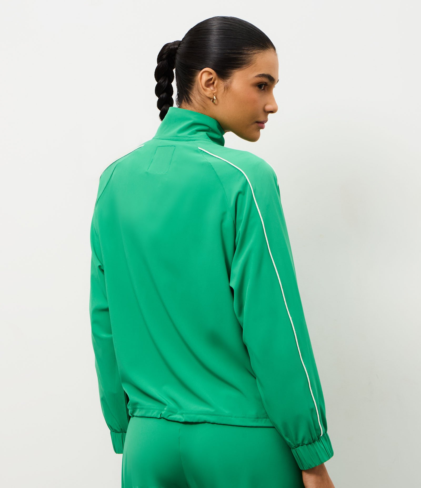Casaco Fechado Oversize Esportivo com Meio Zíper e Friso Contrastante Verde 4