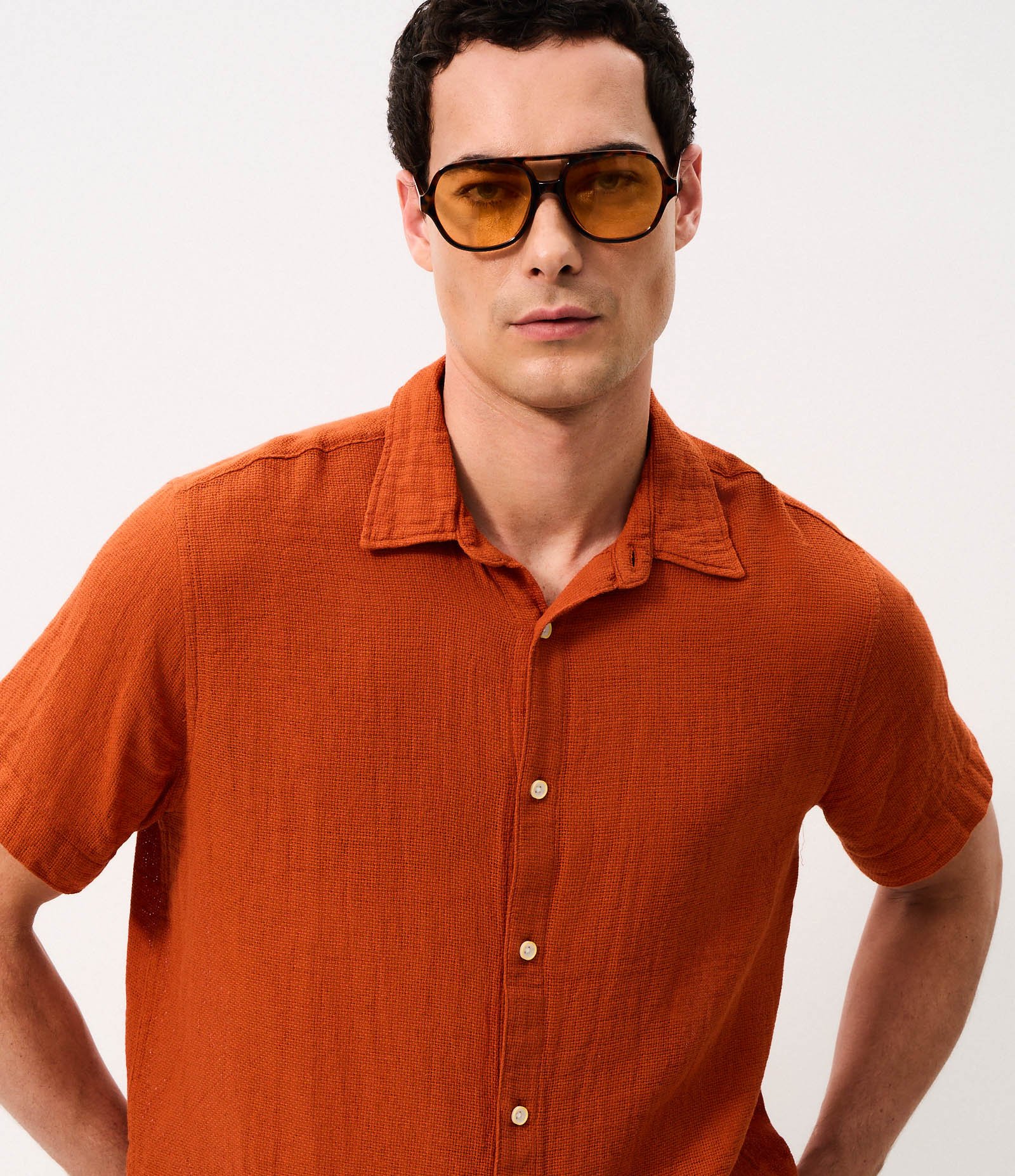 Camisa Comfort em Algodão com Textura Marrom 4