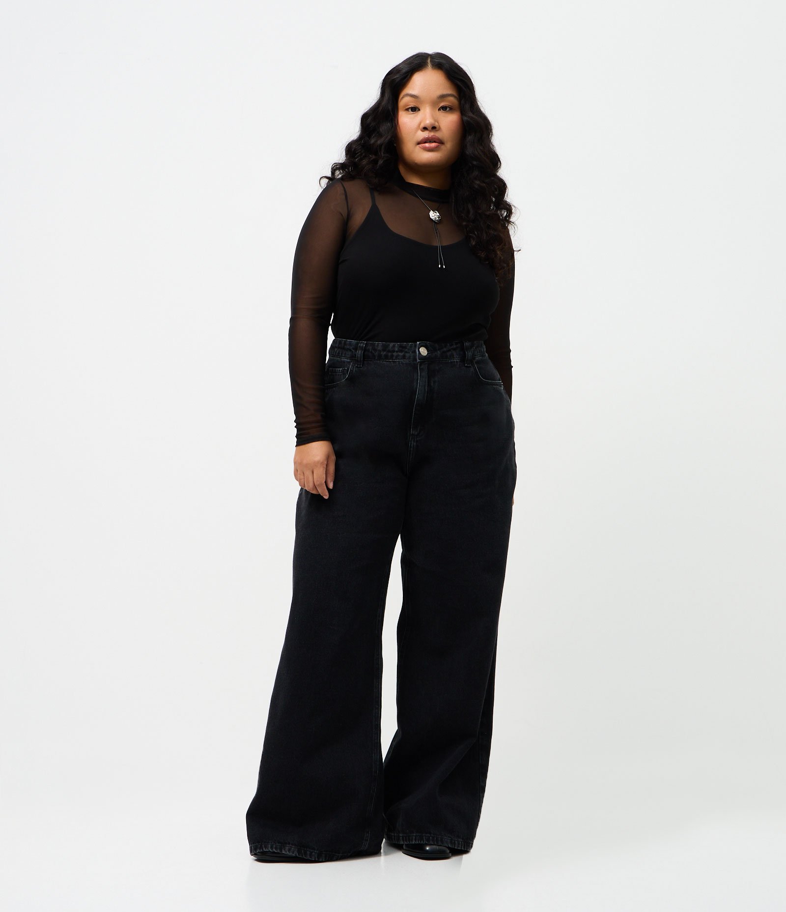 Blusa em Tule com Anágua e Golinha Curve & Plus Size Preto 2