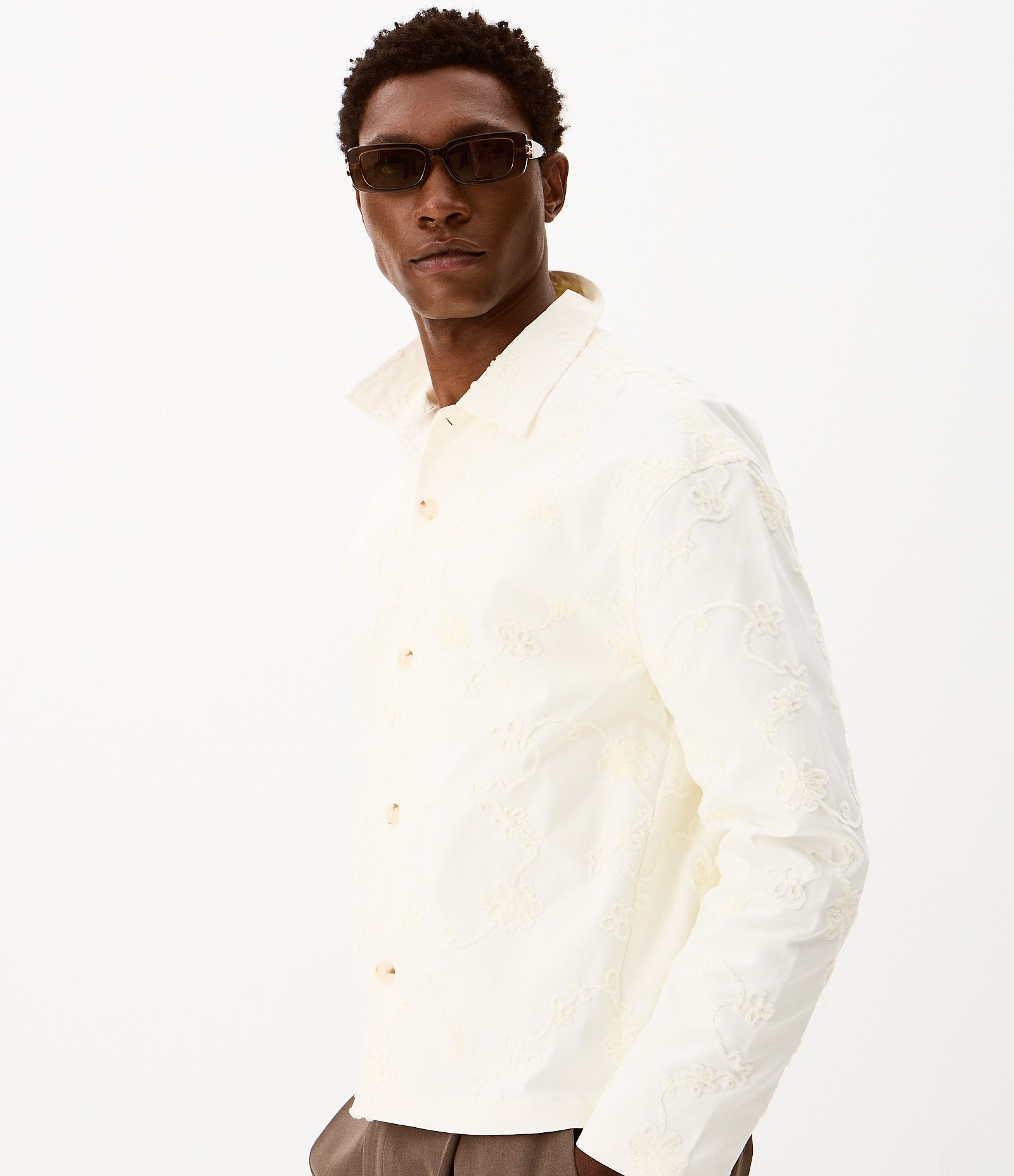 Camisa Boxy em Chenille com Bordado Floral Off White 1