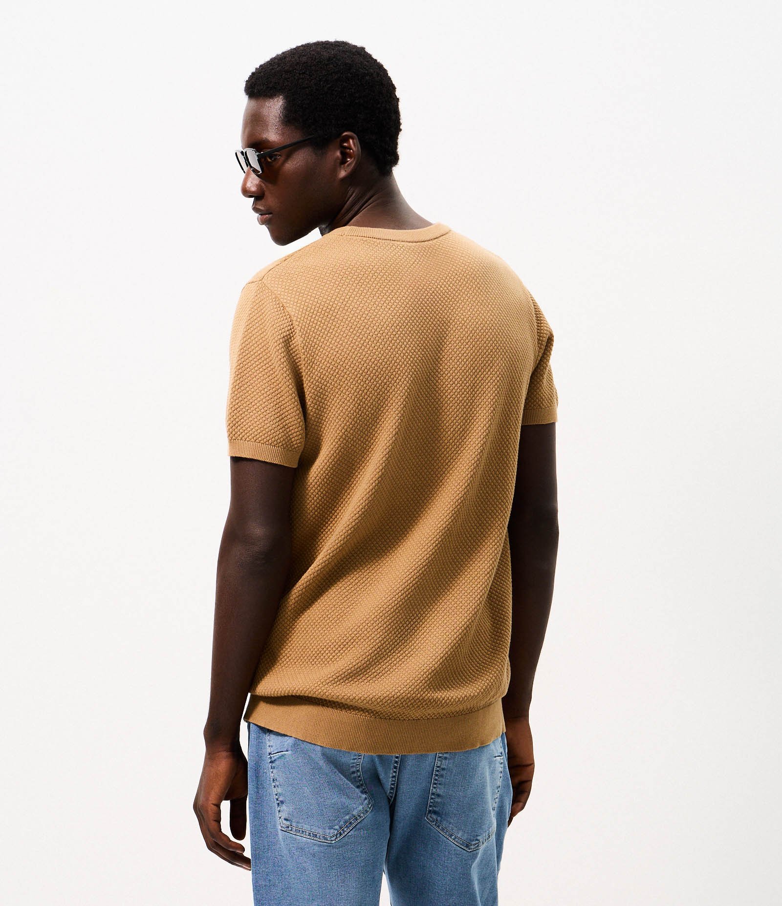 Camiseta Tricô Slim Texturizada Marrom 3