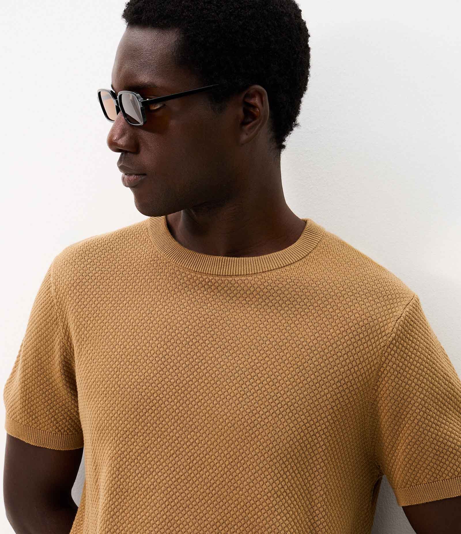 Camiseta Tricô Slim Texturizada Marrom 4