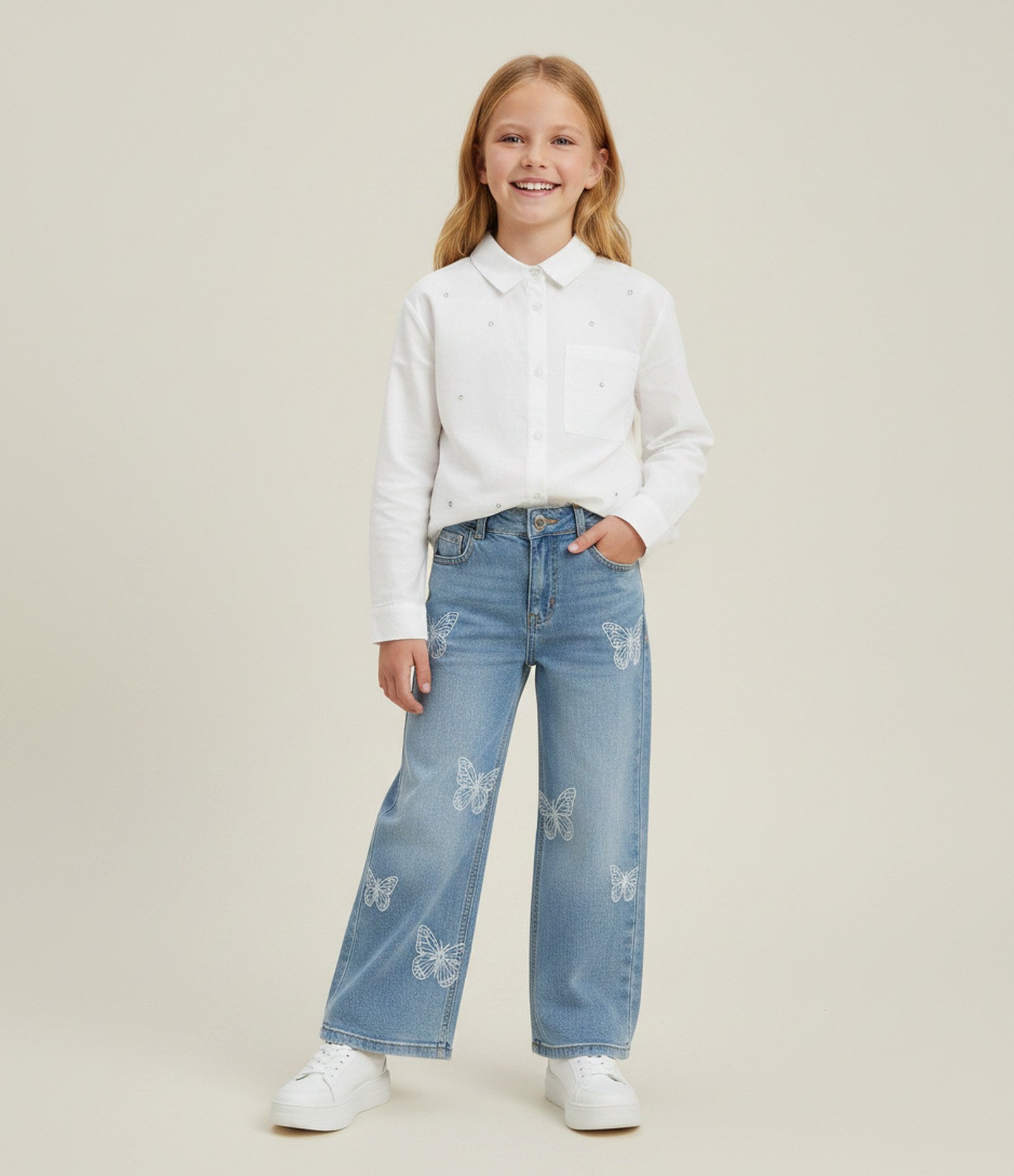 Camisa Oversized Infantil em Tricoline com Aplicações Brilhantes – Tam 7 a 14 Anos Branco 1