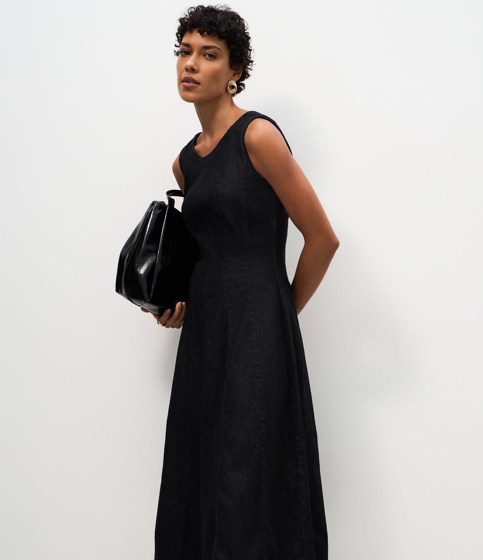 Vestido Midi em Jeans com Recortes e Gola Redonda Preto 2