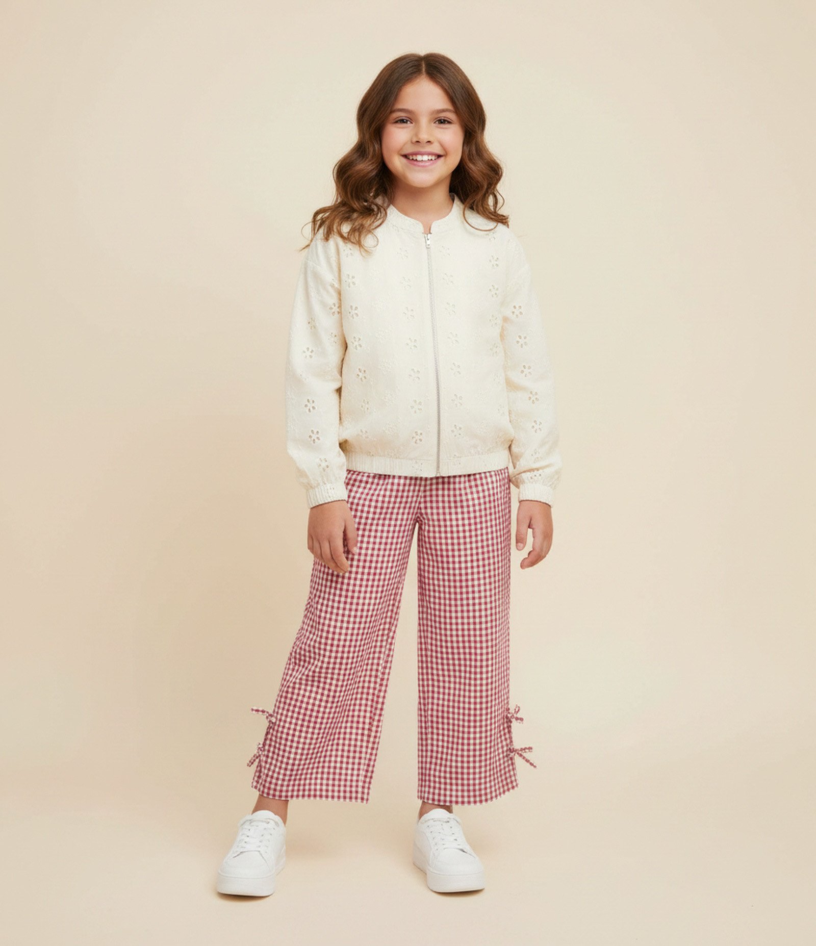 Jaqueta Bomber Infantil em Laise com Bordado Floral – Tam 5 a 14 Anos Off White 1