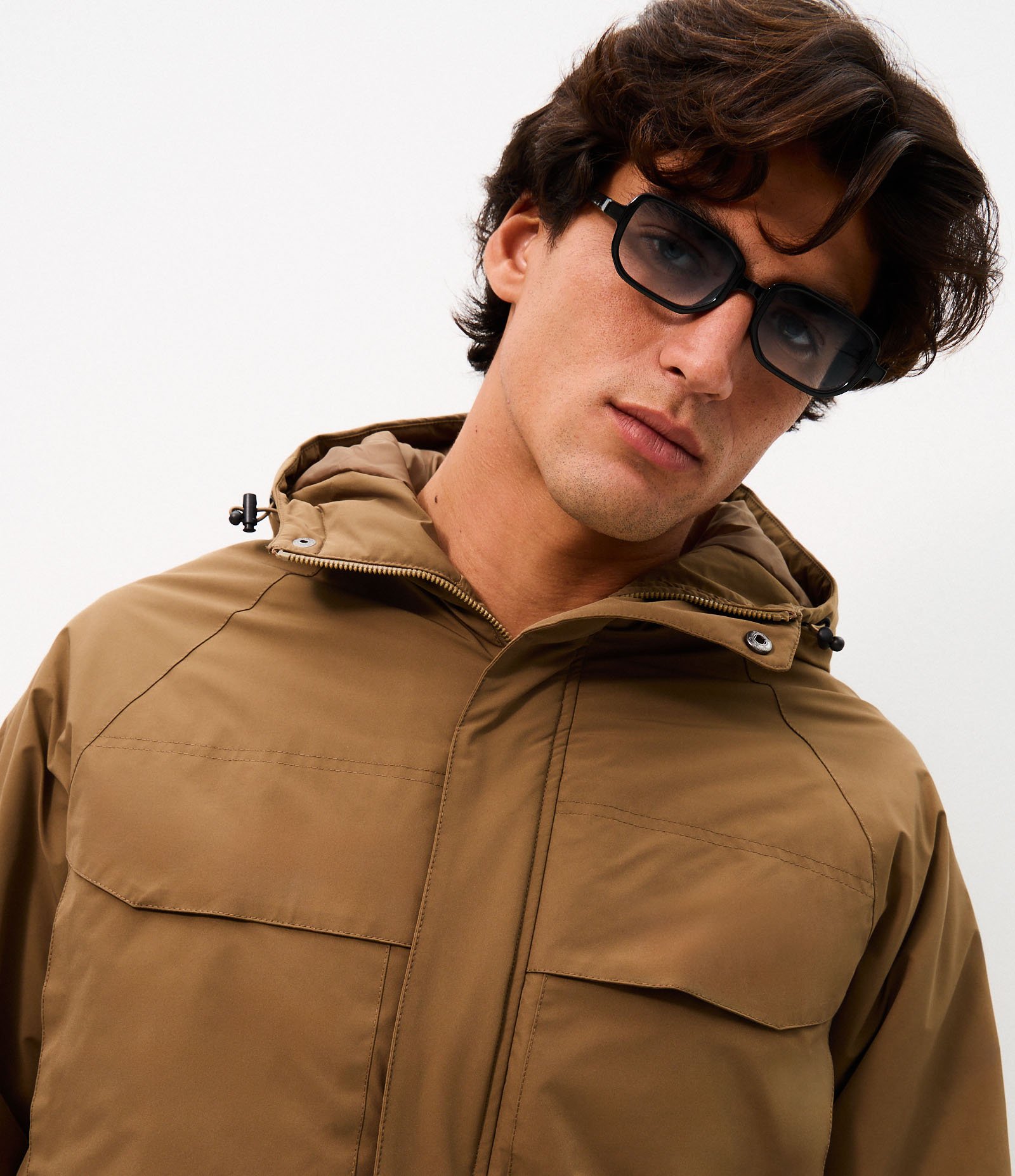 Jaqueta Utilitária com Bolsos Grandes e Capuz Marrom 6