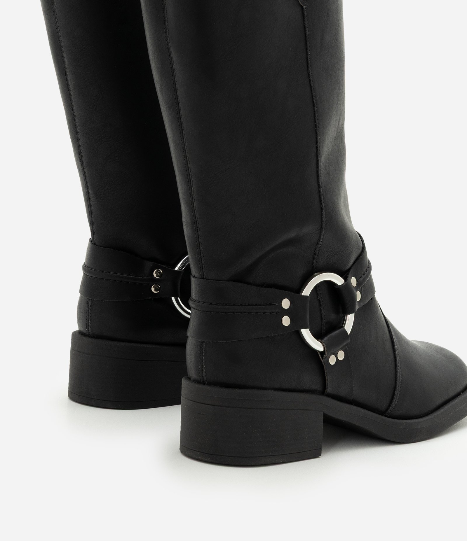 Bota Biker Boot em PU com Detalhe em Metal na Lateral Preto 5