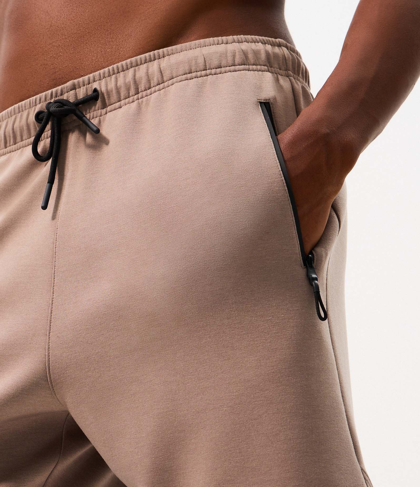 Bermuda Esportiva em Moletom Tecnológico com Cós Elástico e Zíper no Bolso Cinza 4
