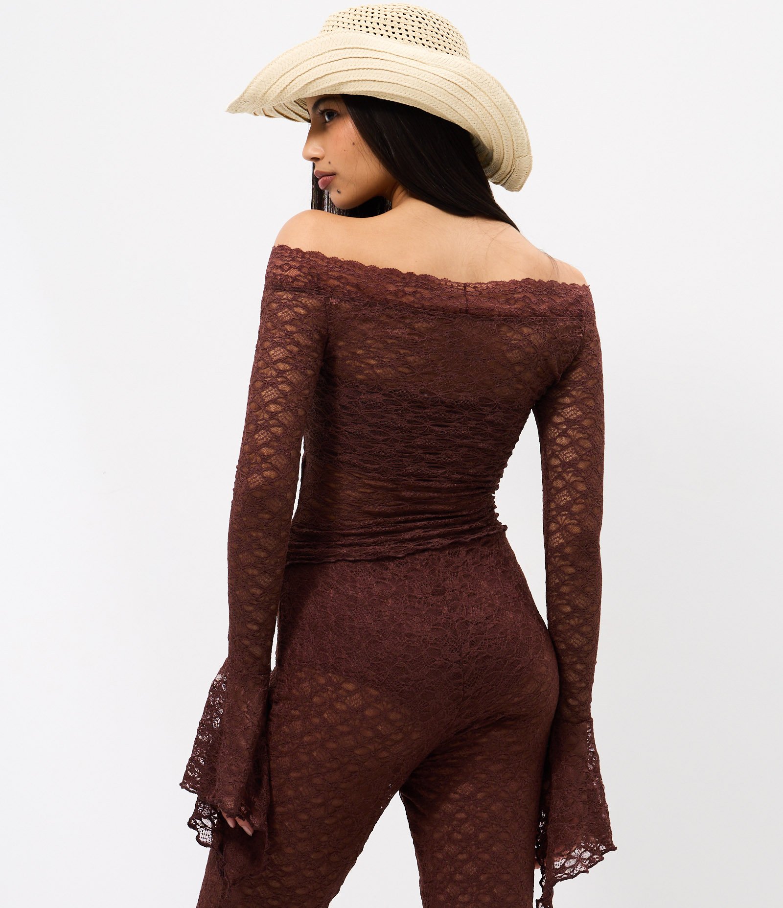 Blusa Manga Flare em Renda com Decote Ombro a Ombro Marrom 4