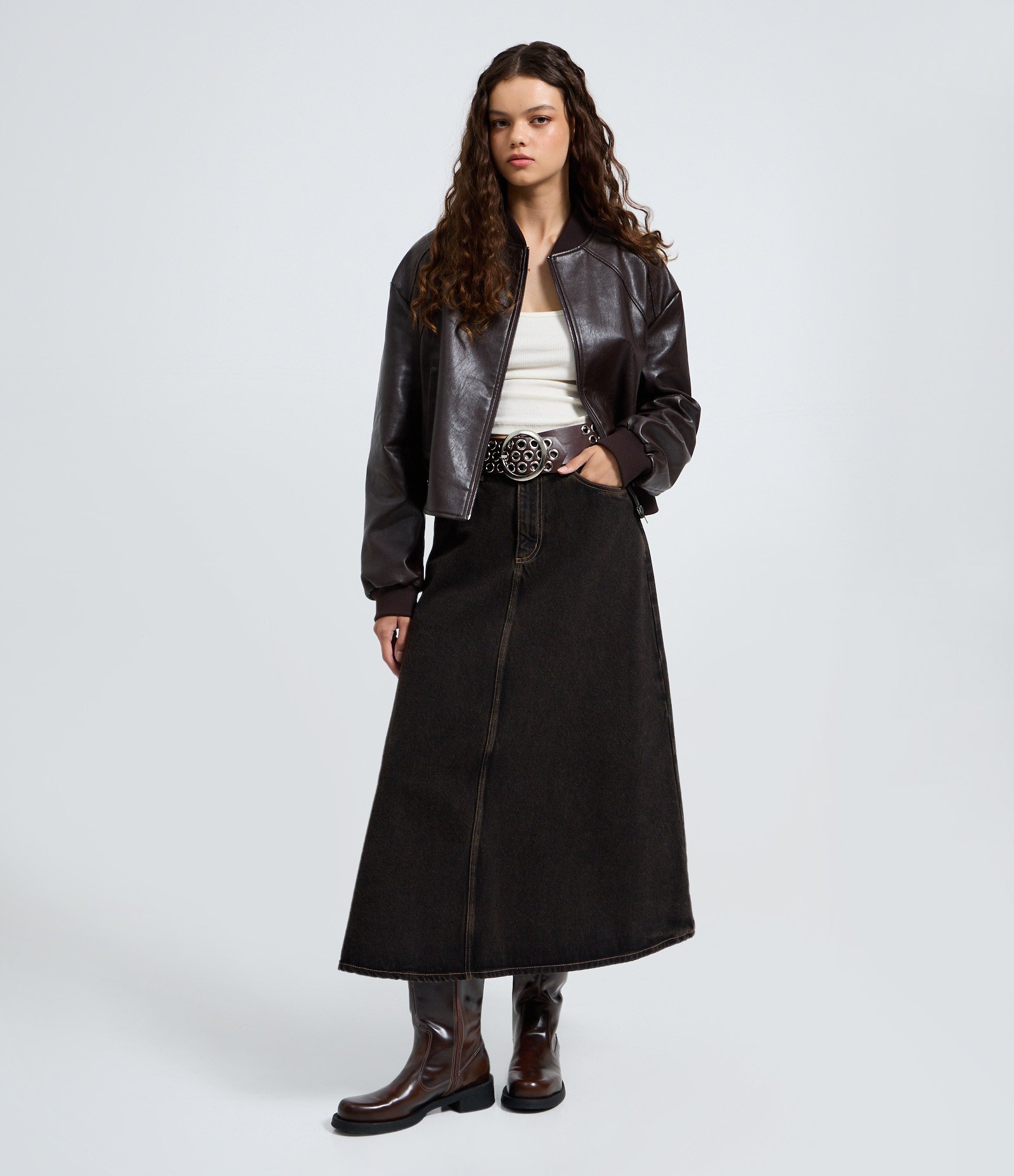 Saia Midi em Jeans com Cintura Média Marrom Escuro 1