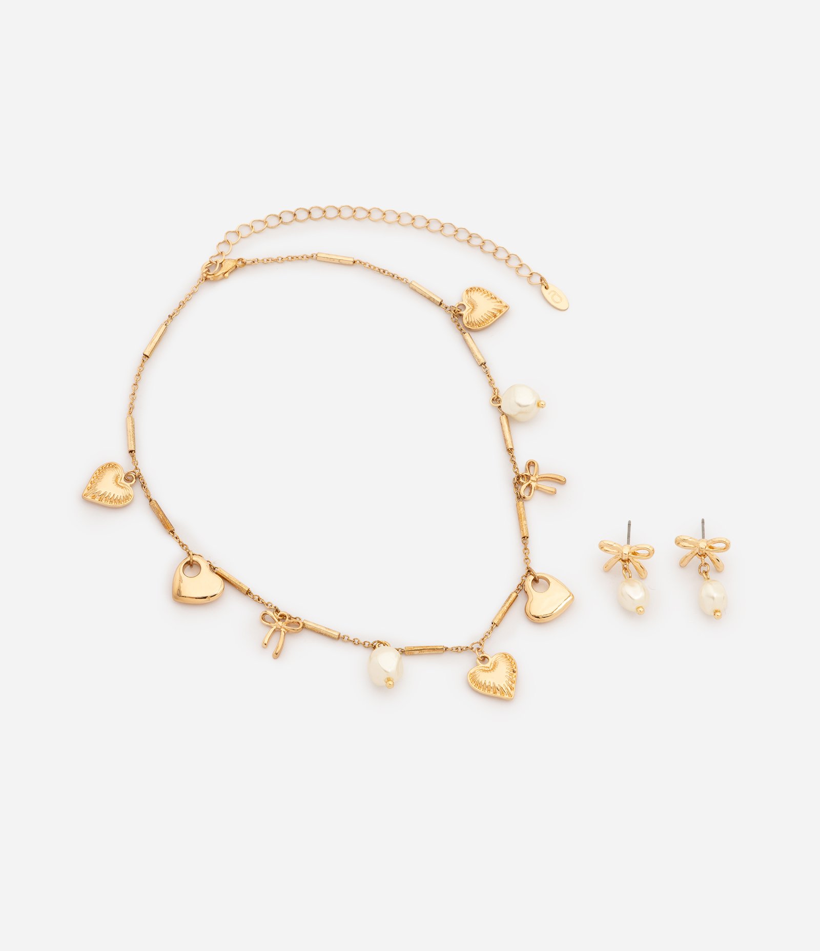 Conjunto de Colar Curto com Pingentes de Coração e Brincos Pequenos Dourado 2