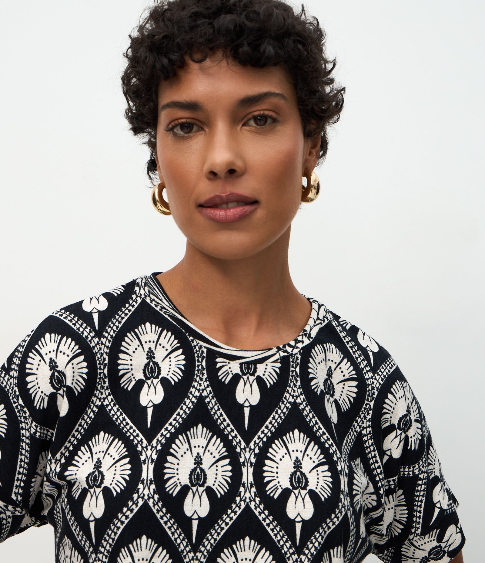 Blusa Manga Curta em Viscolycra com Estampa Preto 3