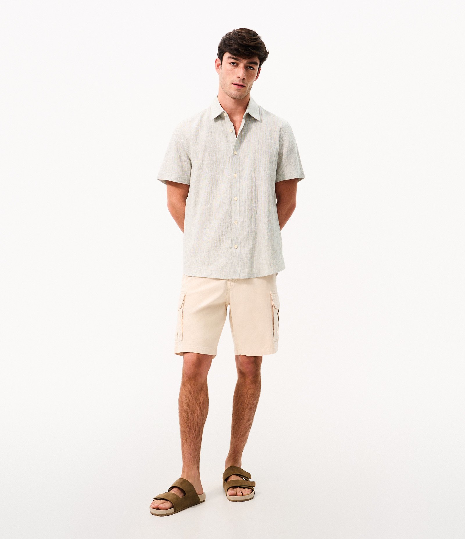 Camisa Regular em Linho com Abotoamento Off White 2