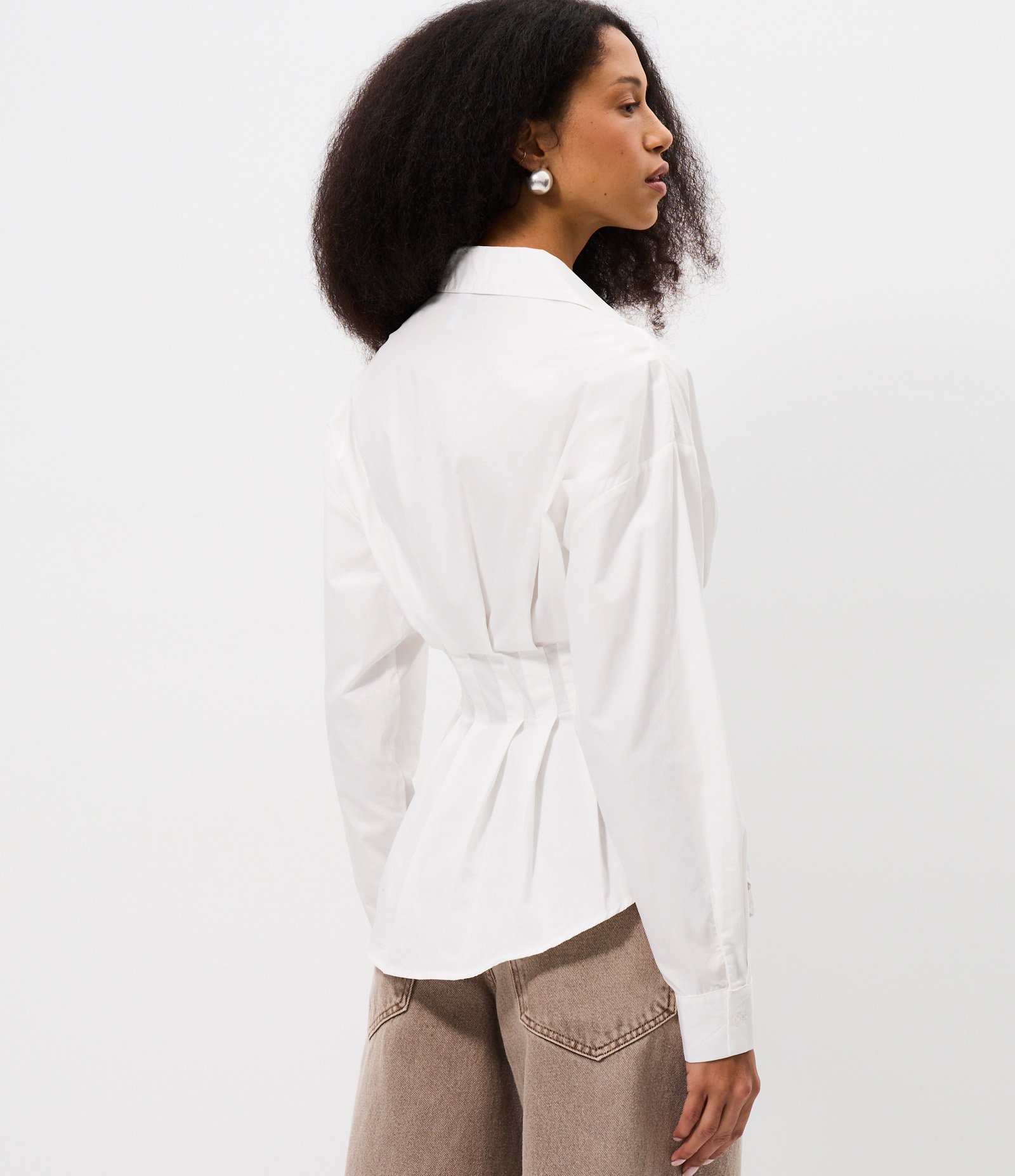 Camisa Acinturada com Pregas em Tricoline Branco 4