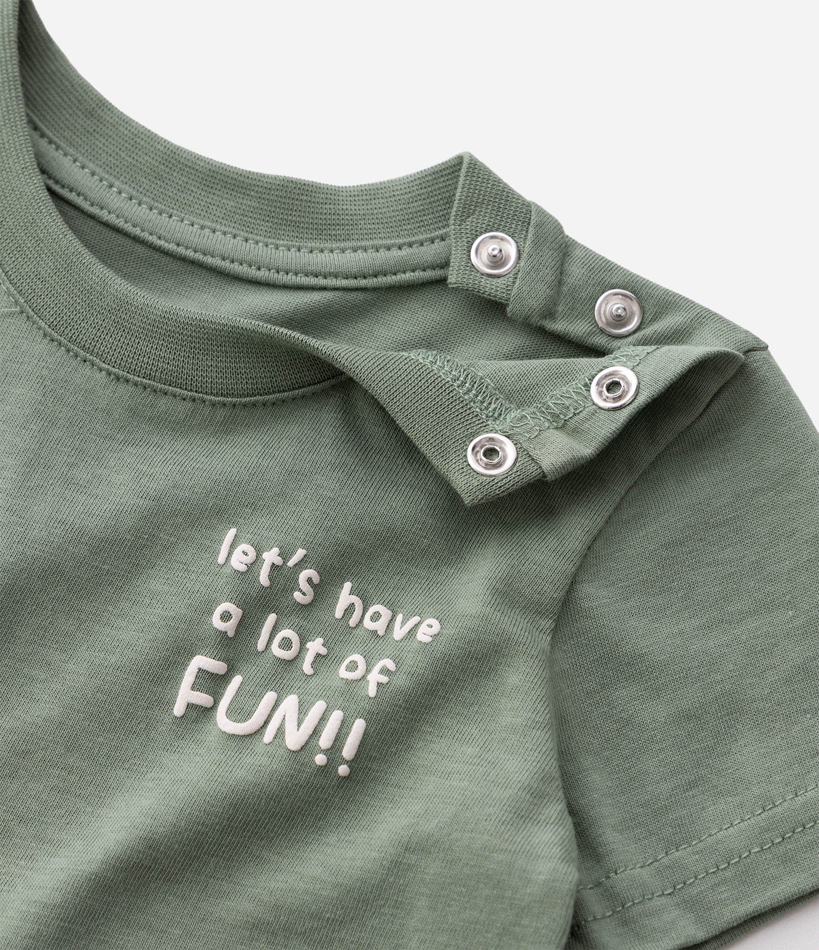 Conjunto Camiseta e Bermuda Bebê com Estampa de Animais - Tam 0 a 18 Meses Verde 5