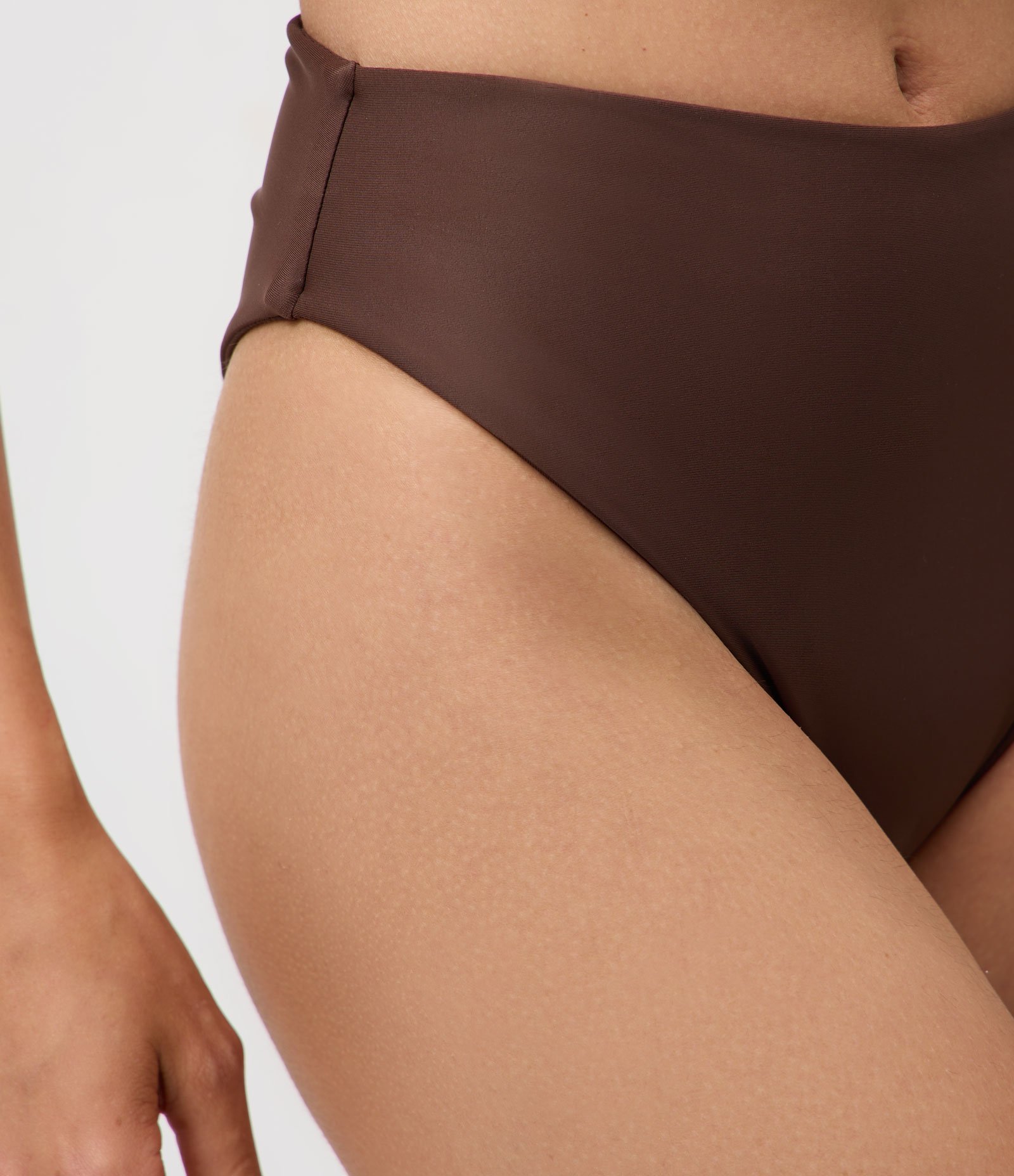 Biquíni Calcinha Hot Pants Asa Delta em Microfibra Marrom 3