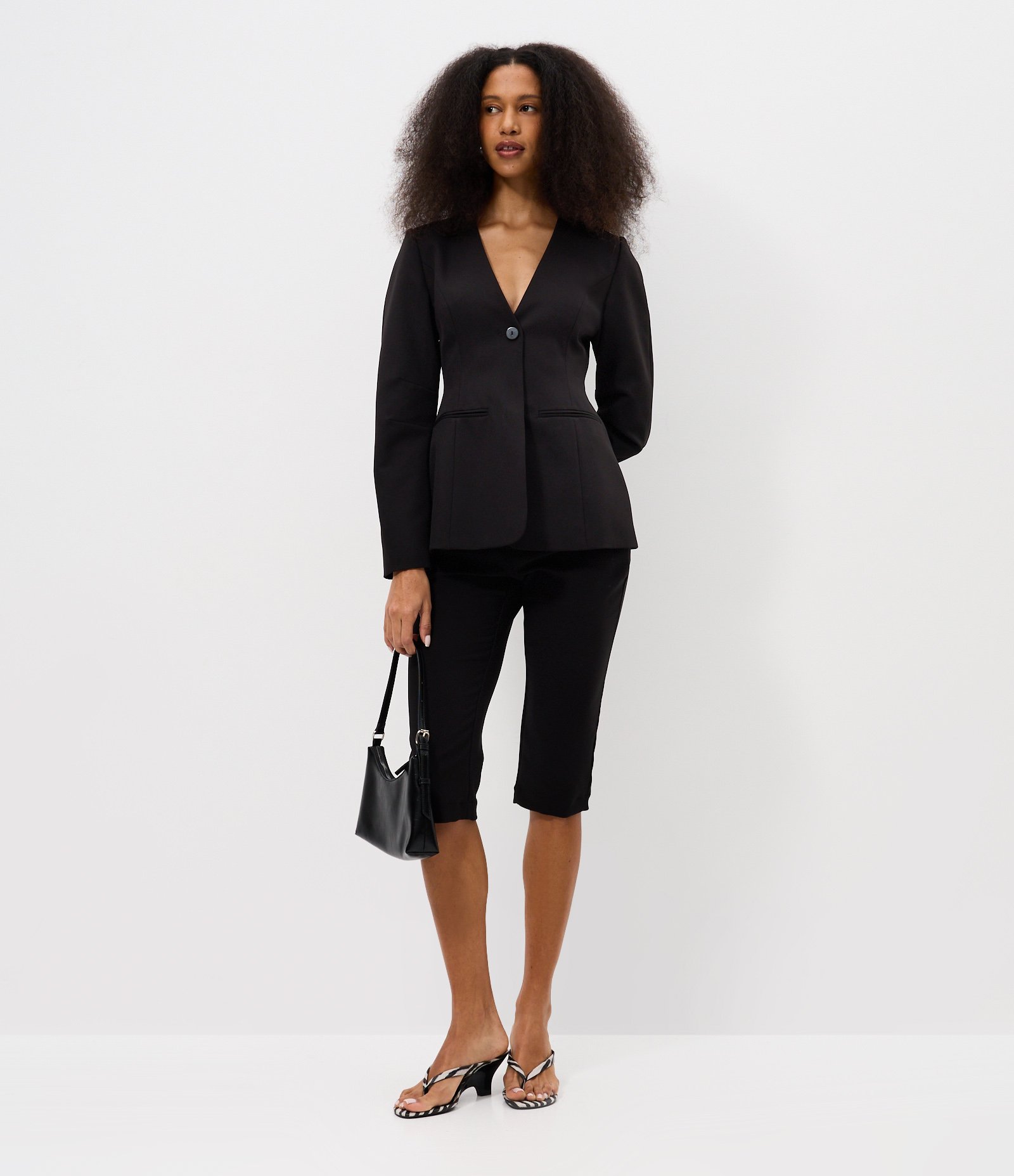 Blazer Alfaiatado com Manga Volumosa Preto 2