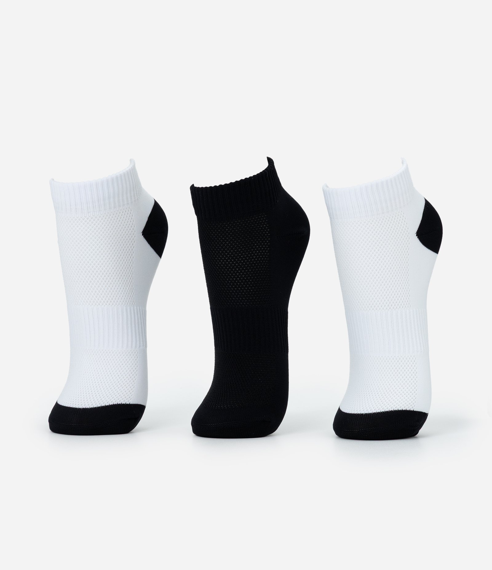 Kit 03 Pares de Meia Cano Baixo Esportivas em Poliamida com Listras Preto/Branco 1