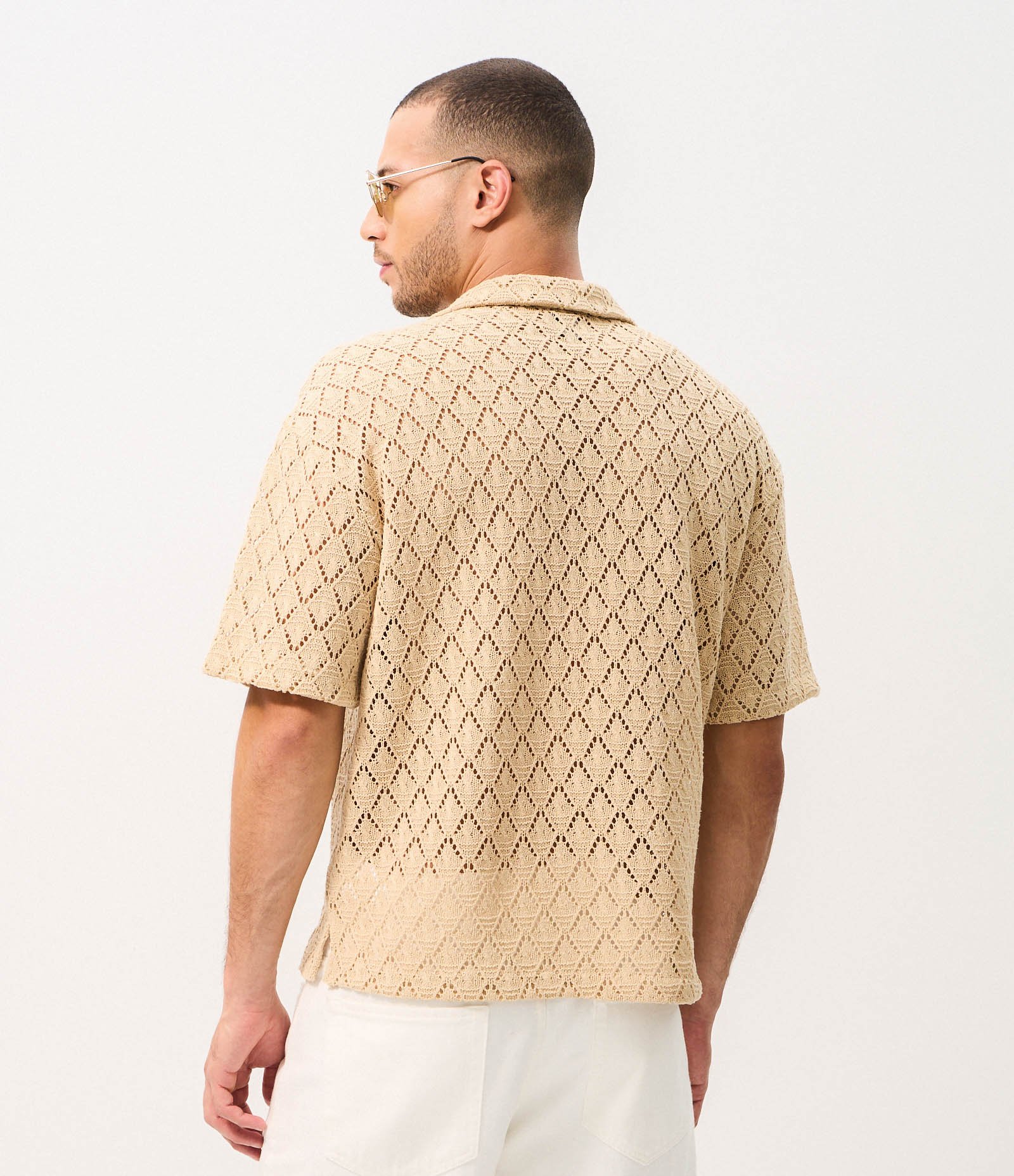 Camisa em Renda Texturizada com Detalhes Contrastantes Bege 6