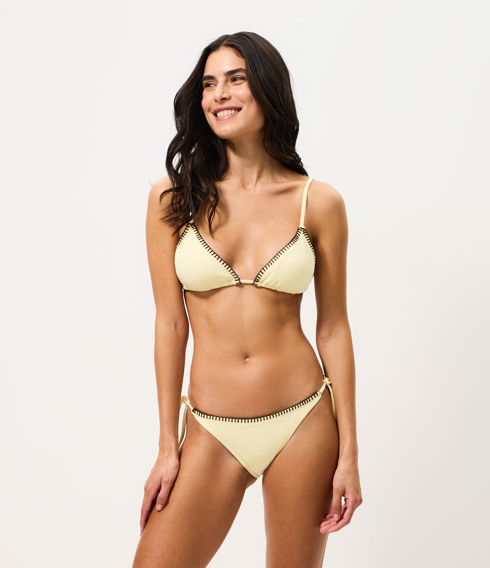 Biquini Top Cortininha com Detalhes Contrastantes Texturizado Amarelo 2