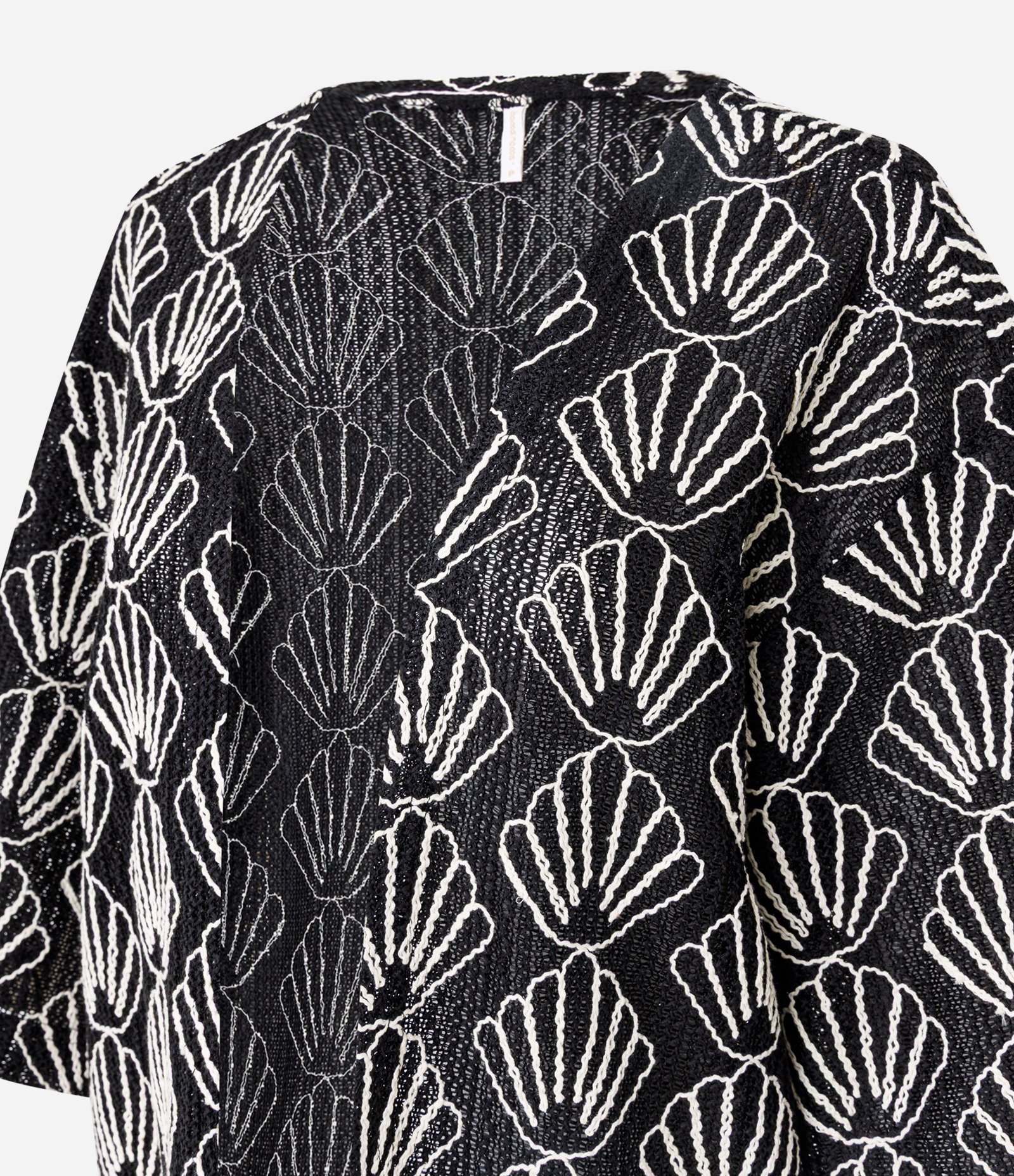 Saída de Praia Kimono em Laise com Bordado de Conchas Preto 6