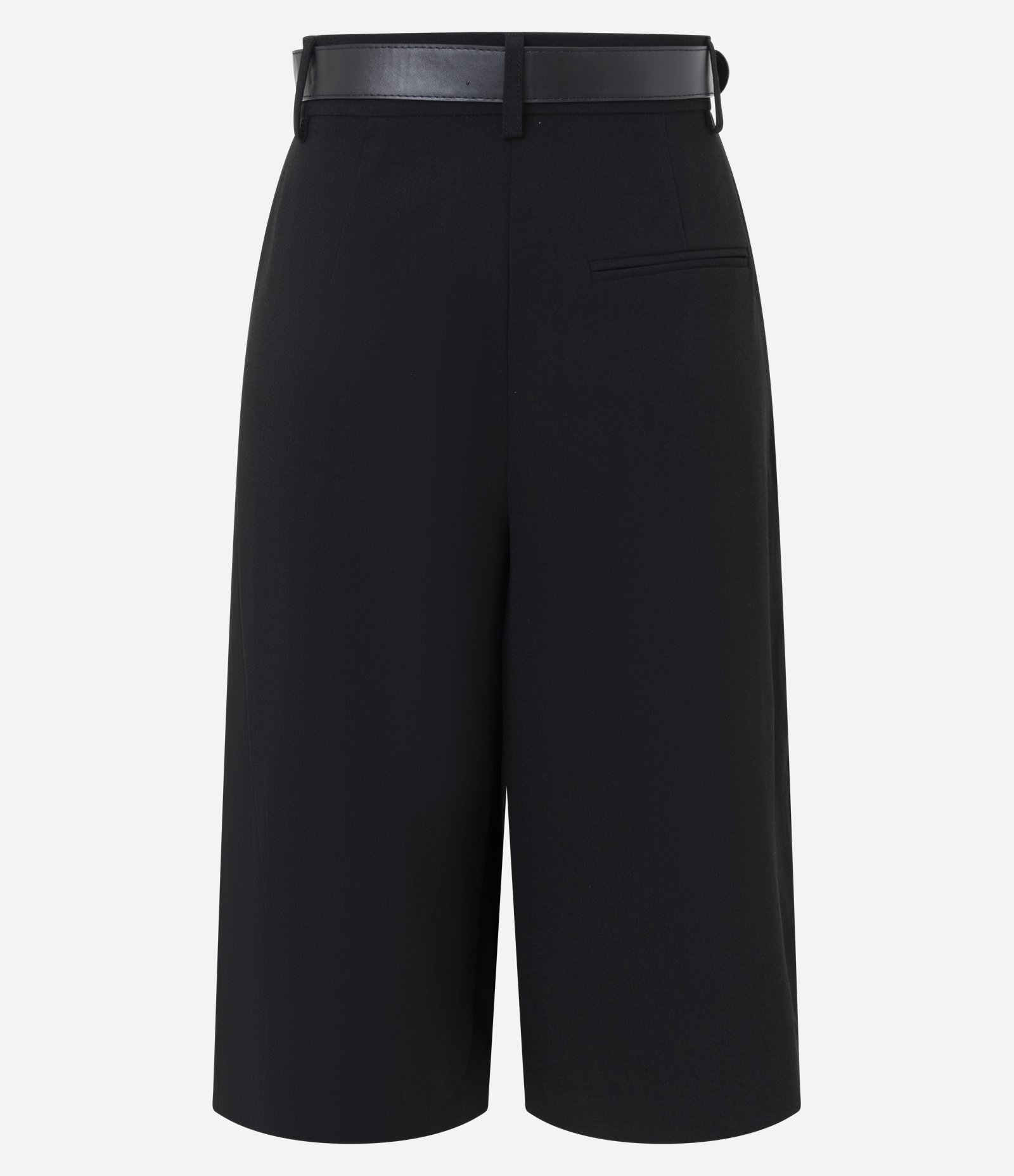 Bermuda Alfaiatada com Pregas Frontais e Cinto em PU Preto 6