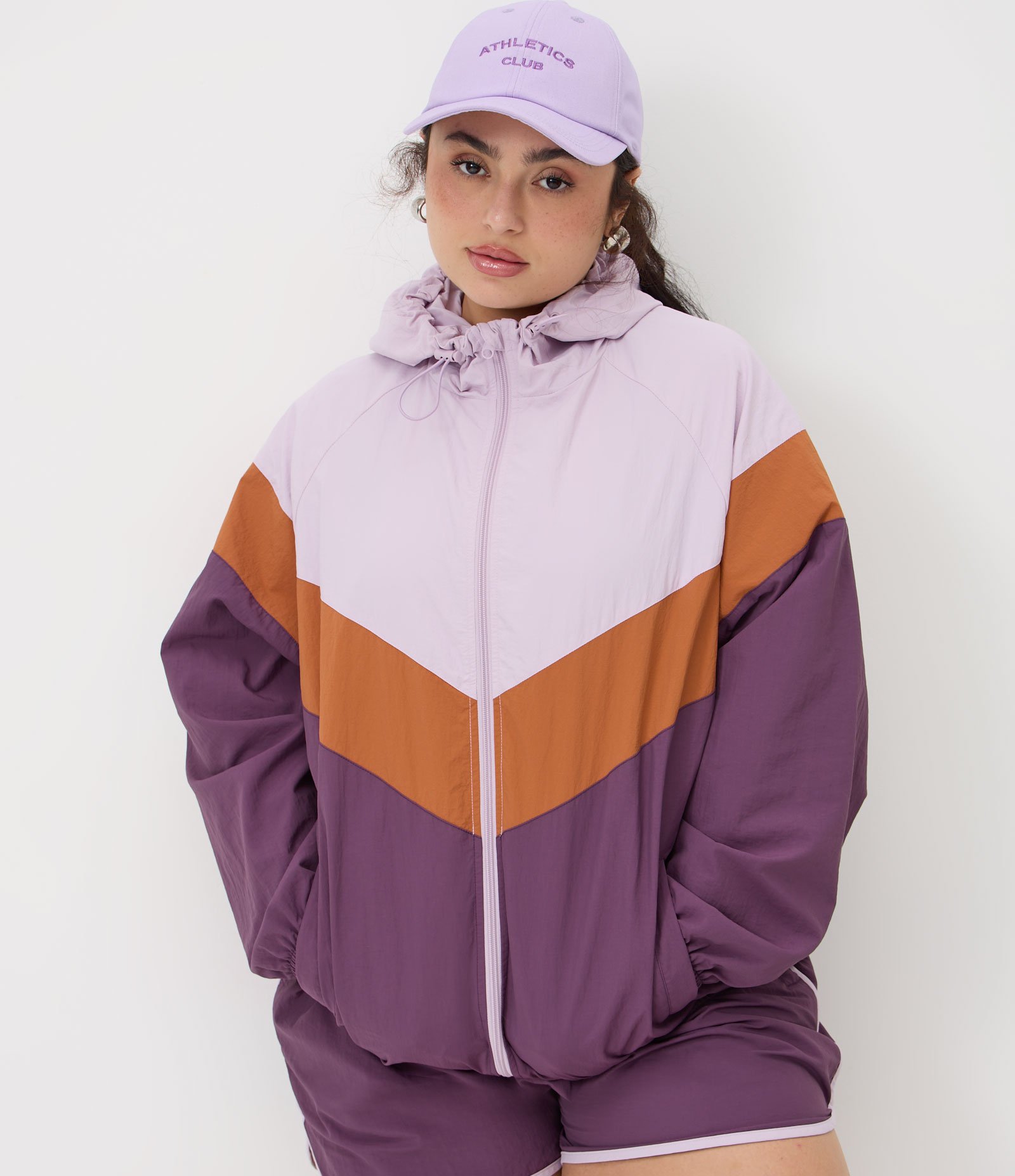 Jaqueta Quebra Vento Tricolor com Capuz Curve & Plus Size Roxo 1