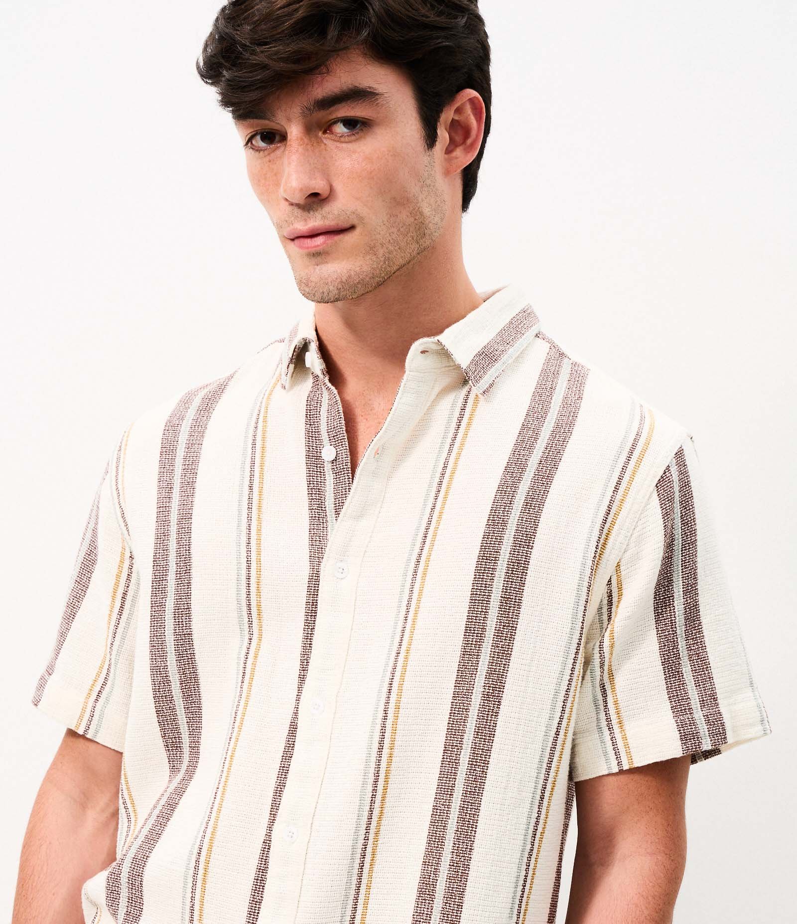 Camisa Manga Curta Listrada Texturizada Marrom 5