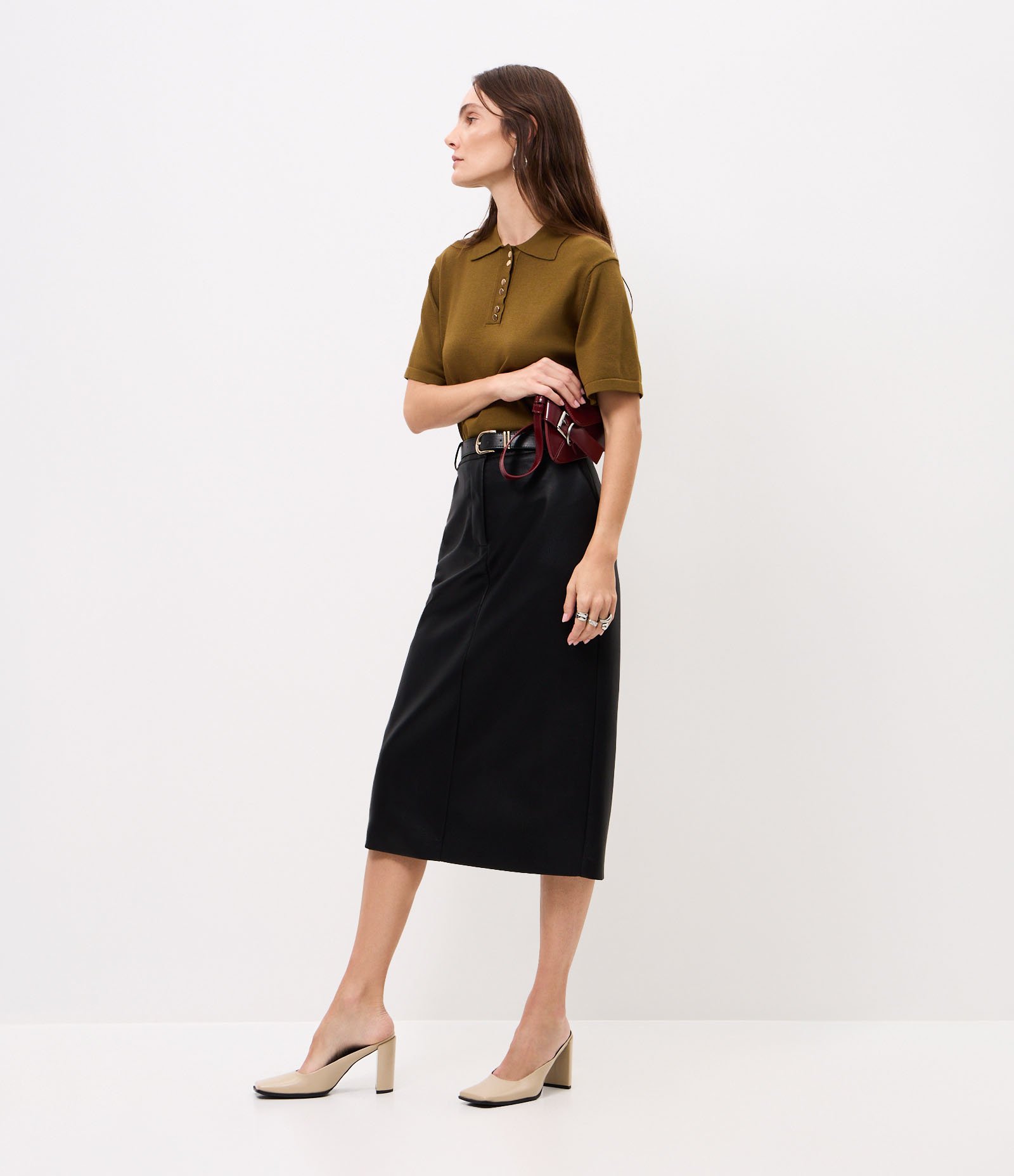Saia Lápis Midi em PU com Cinto e Fivela em Metal Preto 3