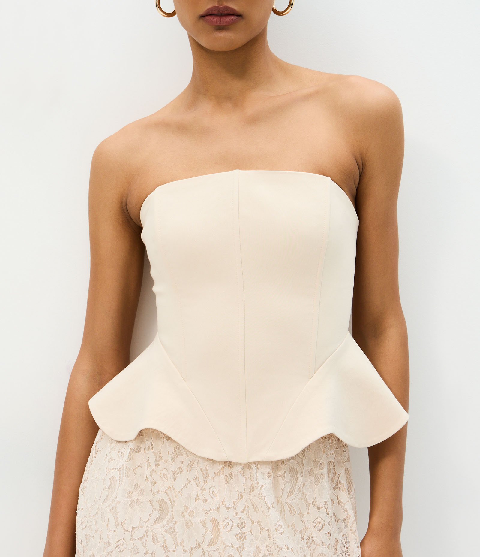 Blusa Corset em Bengaline com Barra Peplum Bege 5
