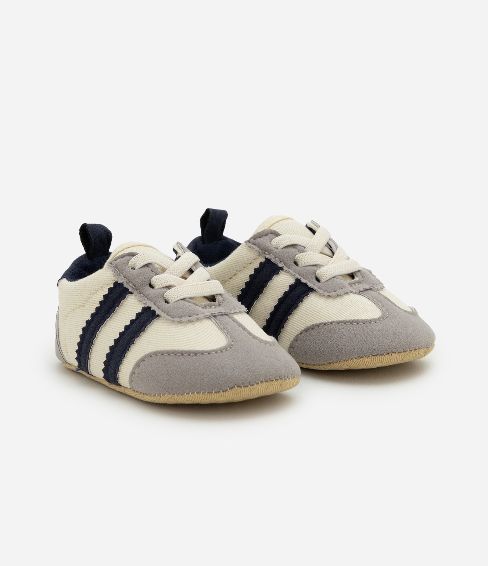 Tênis Infantil com Recortes Esportivos – Tam 13 a 19 Cinza/Off White 1