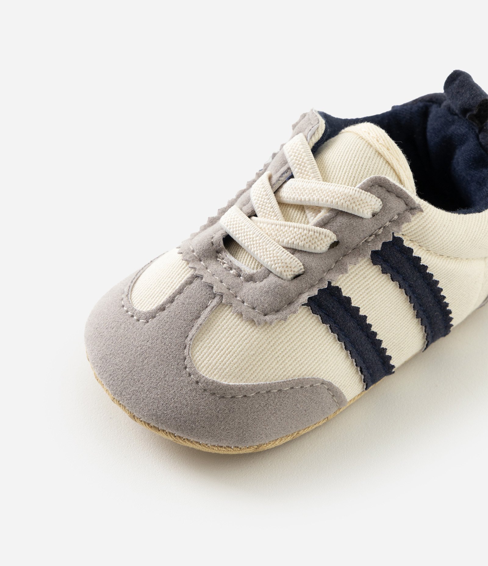 Tênis Infantil com Recortes Esportivos – Tam 13 a 19 Cinza/Off White 5