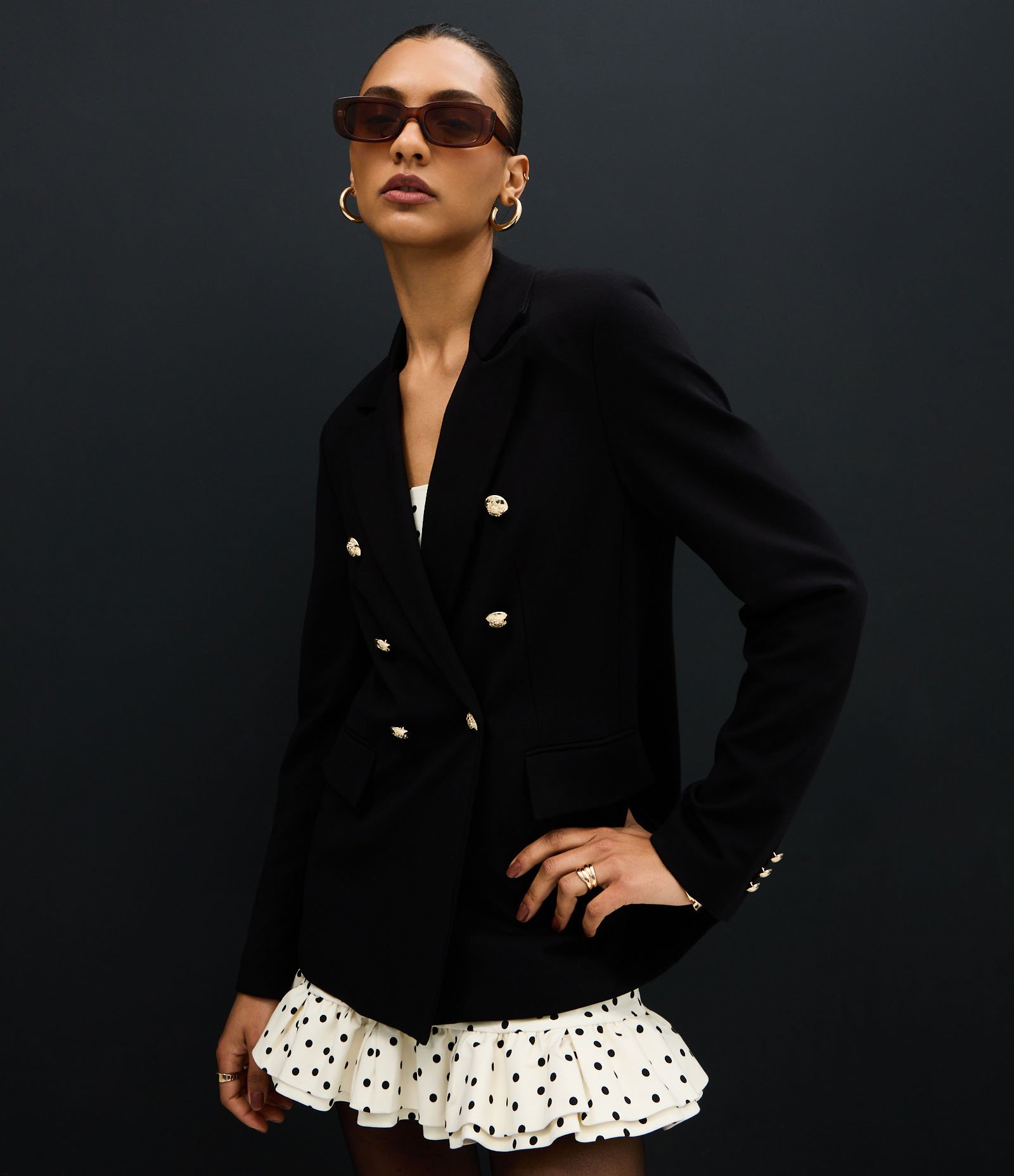 Blazer em Ponto Roma com Abotoamento Transpassado Preto 5