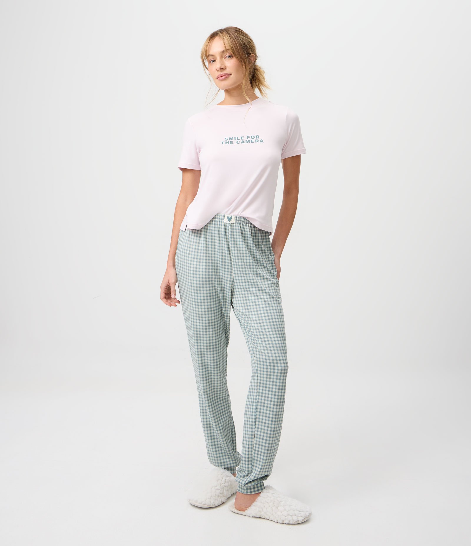 Pijama Longo em Peach Touch com Estampa Xadrez e Lettering Lilás/Verde 1