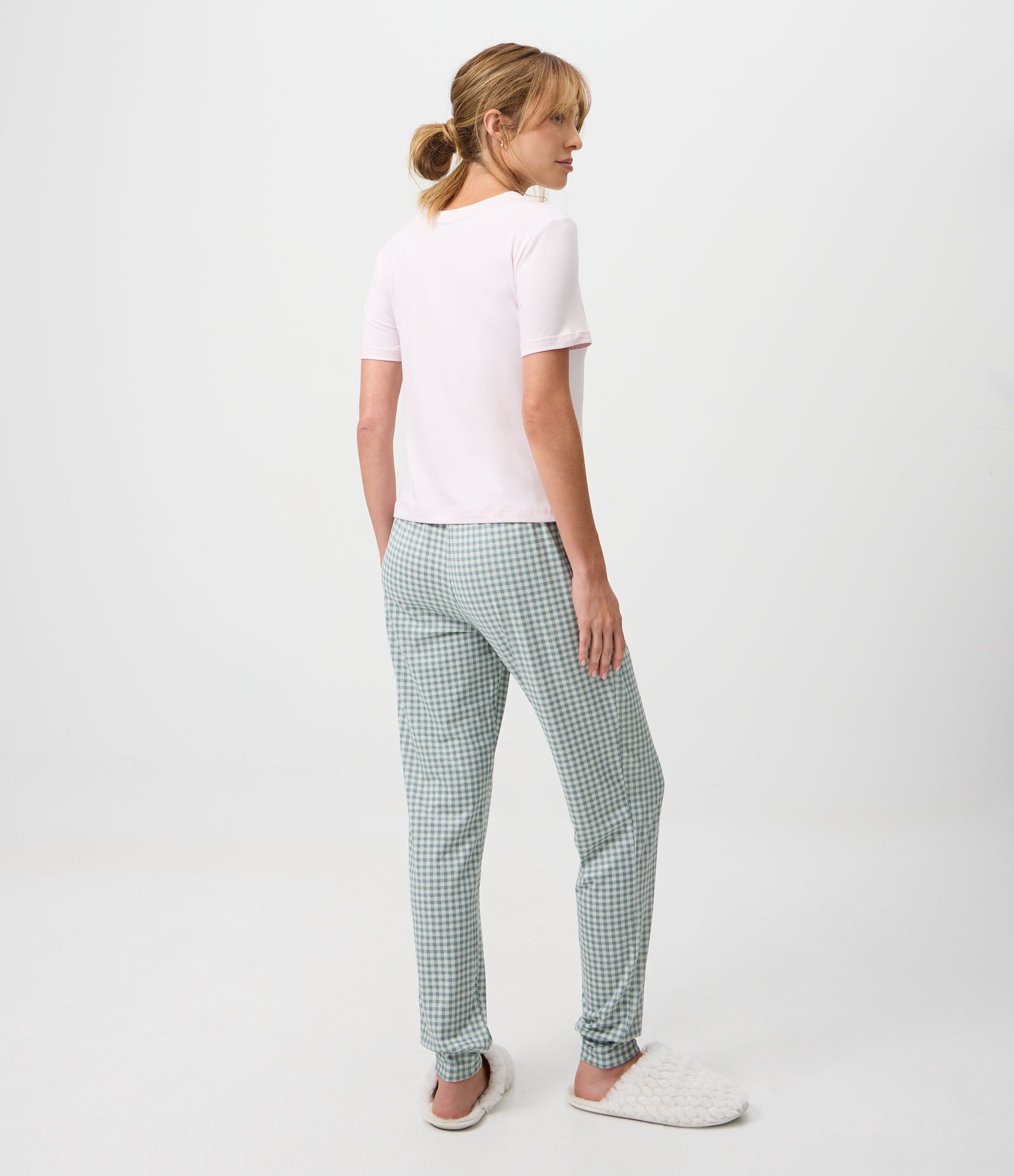 Pijama Longo em Peach Touch com Estampa Xadrez e Lettering Lilás/Verde 4