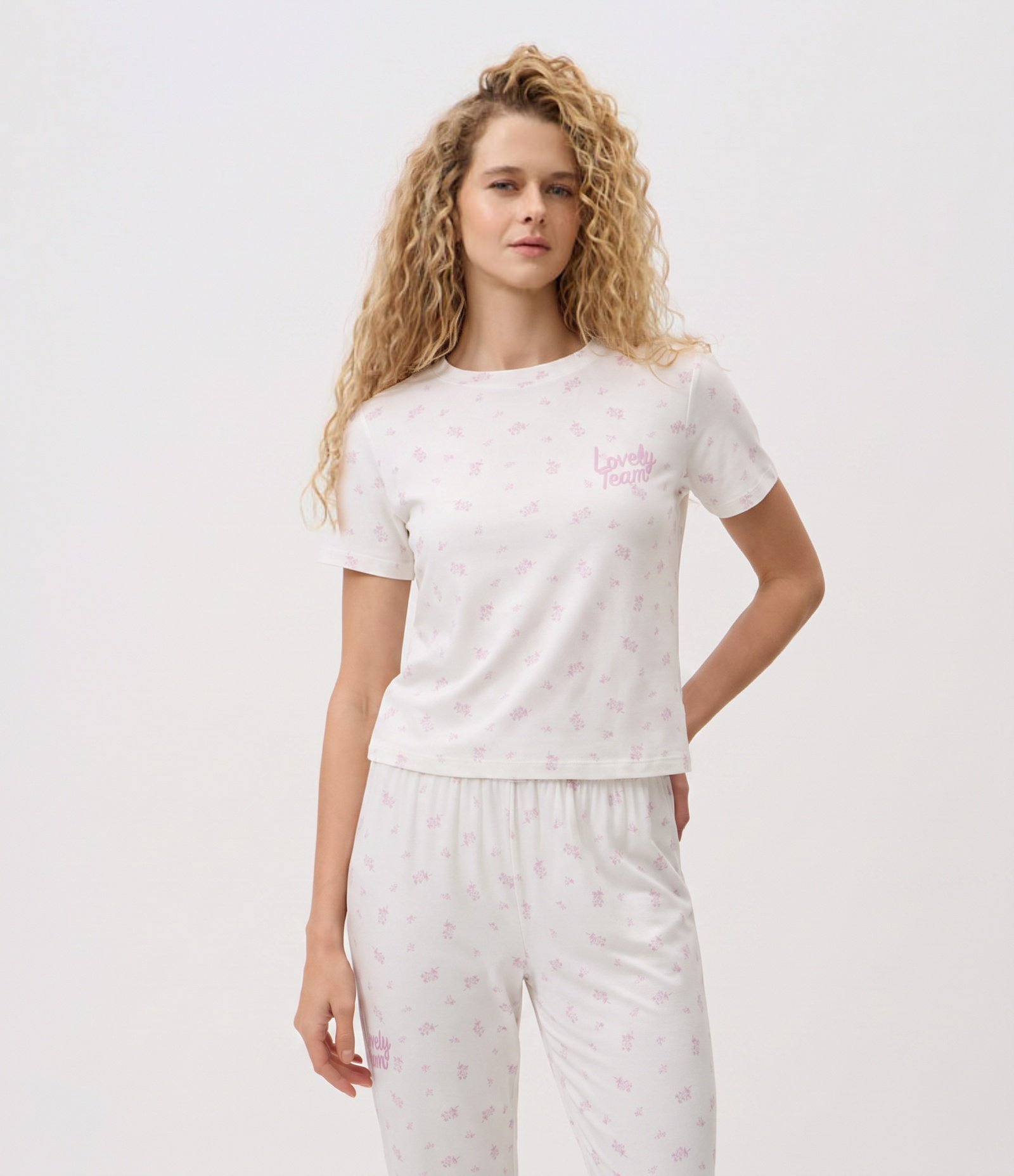 Pijama Longo em Peach Touch com Estampa Floral Branco 2