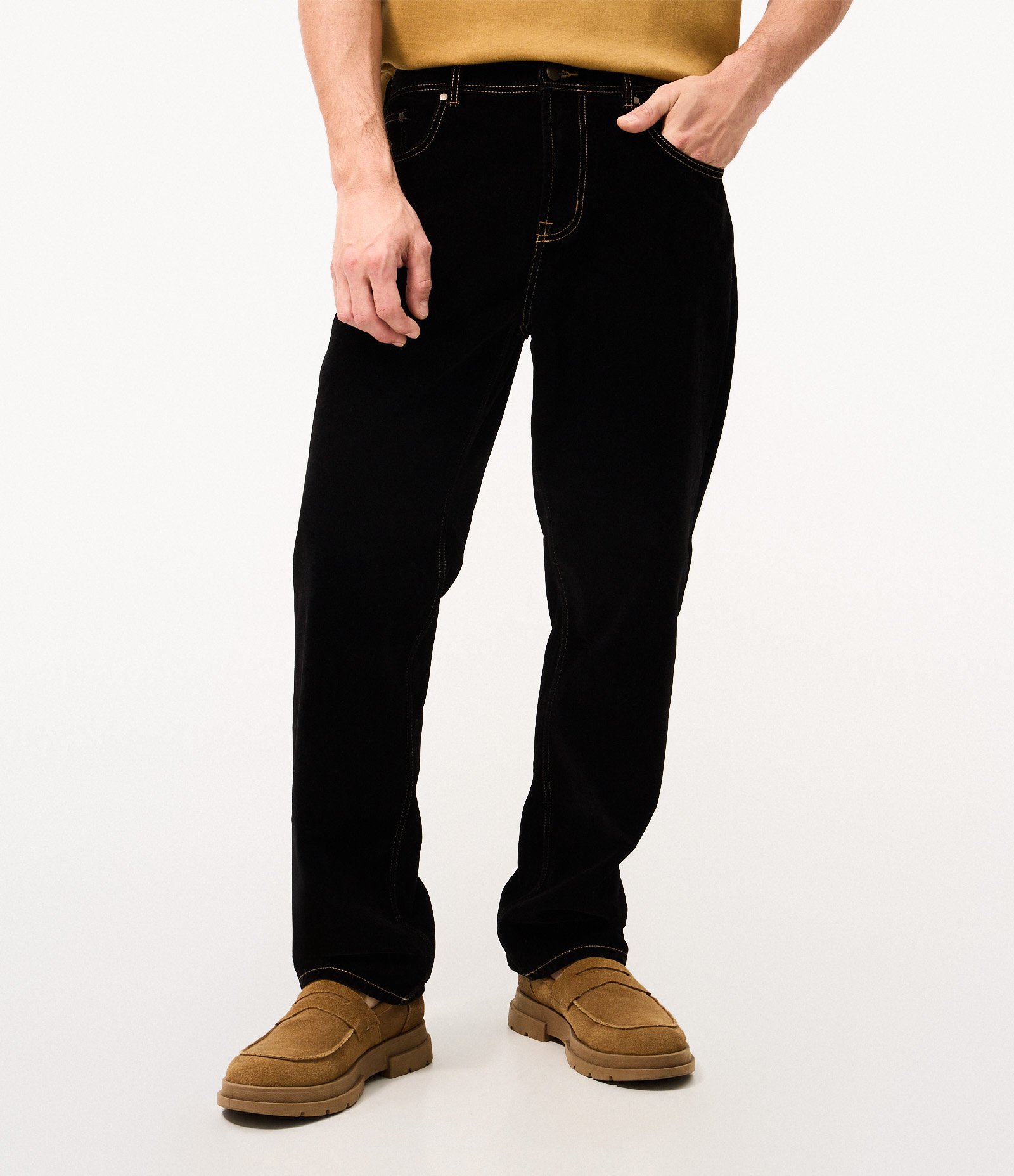 Calça Jeans Reta Toque Aveludado Preto 2