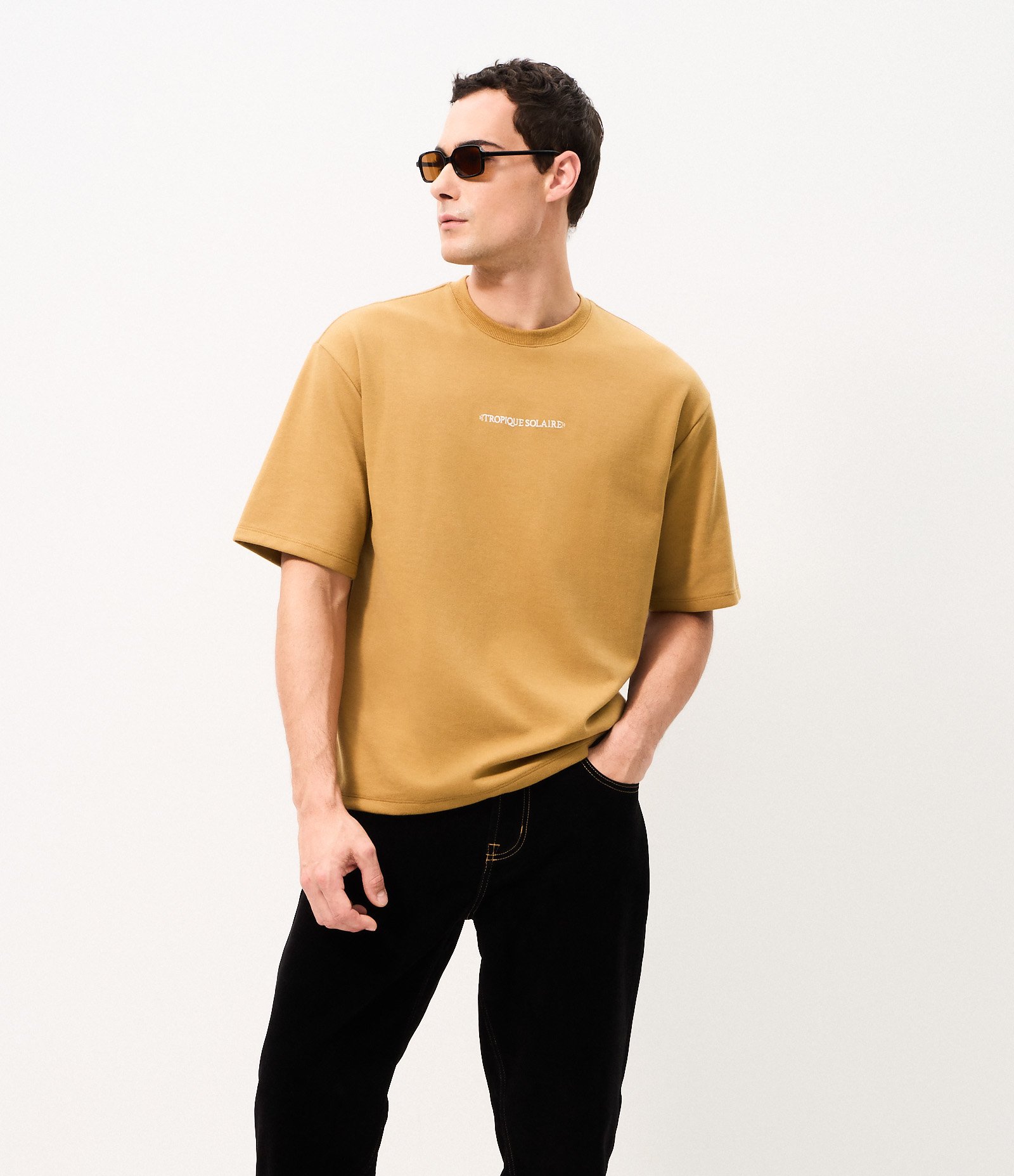 Calça Jeans Reta Toque Aveludado Preto 4
