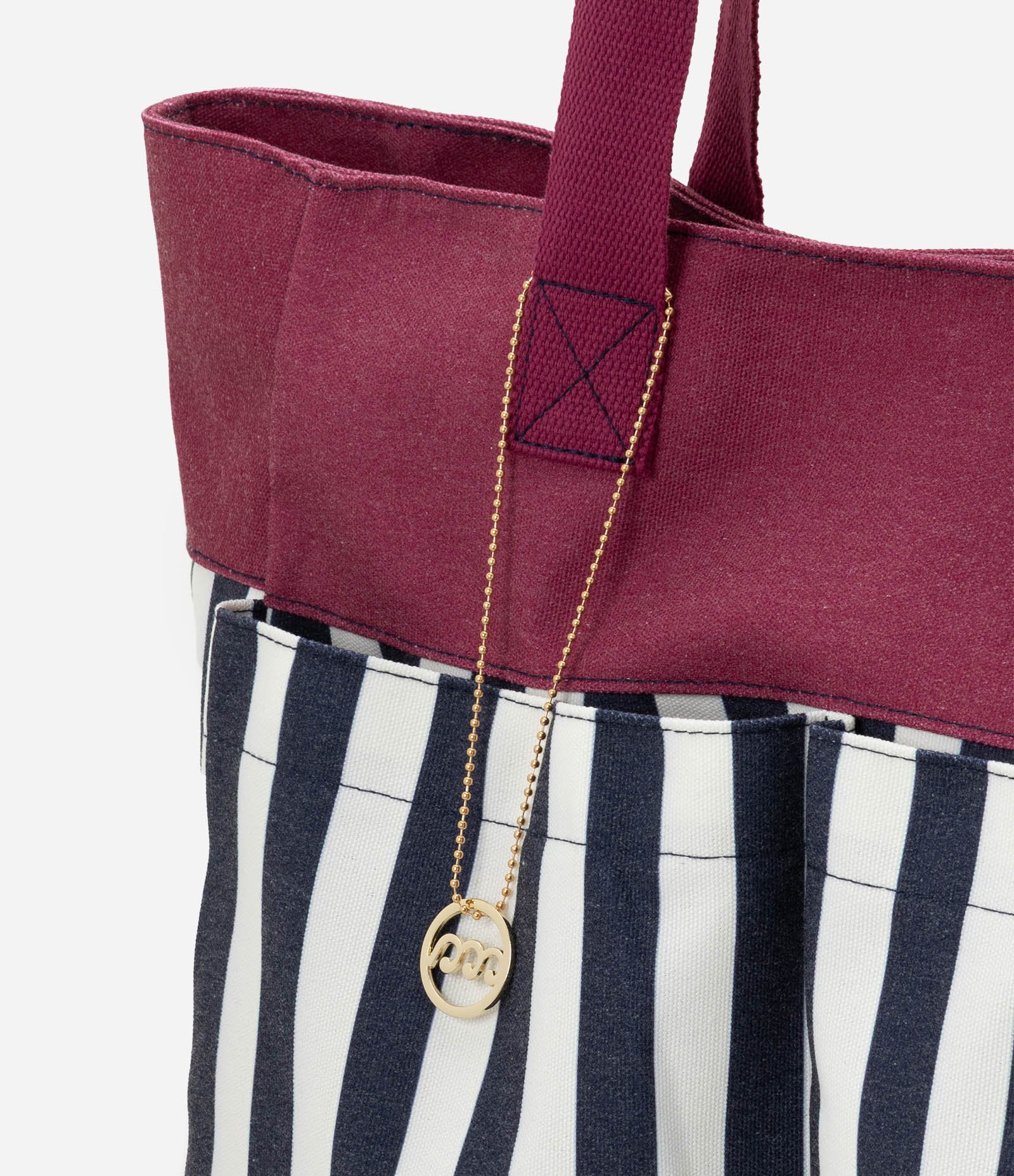 Bolsa em Lona com Bolso Frontal e Estampa Listrada Vinho 4