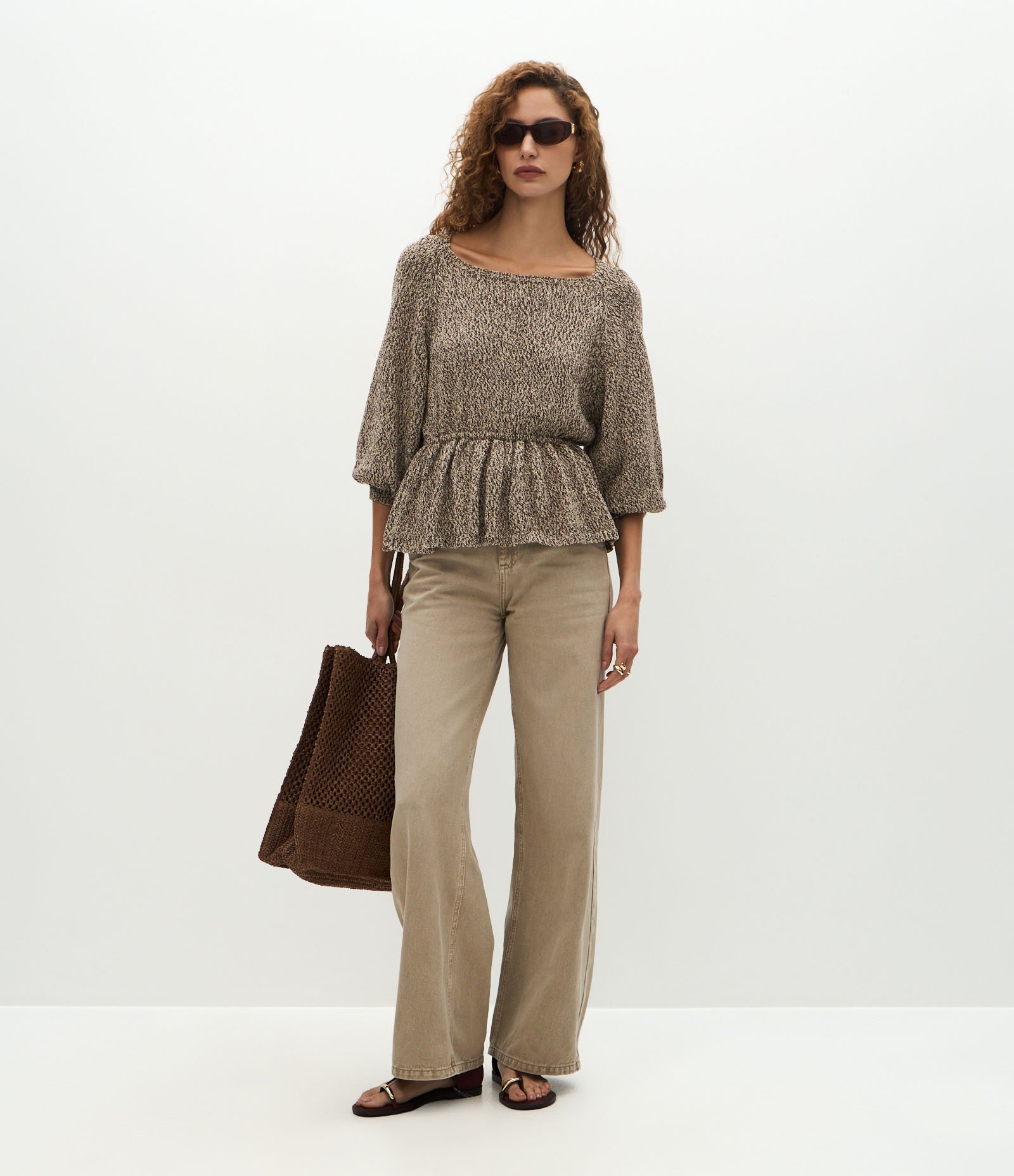 Blusa Retilínea Mesclada com Decote Canoa Marrom 2