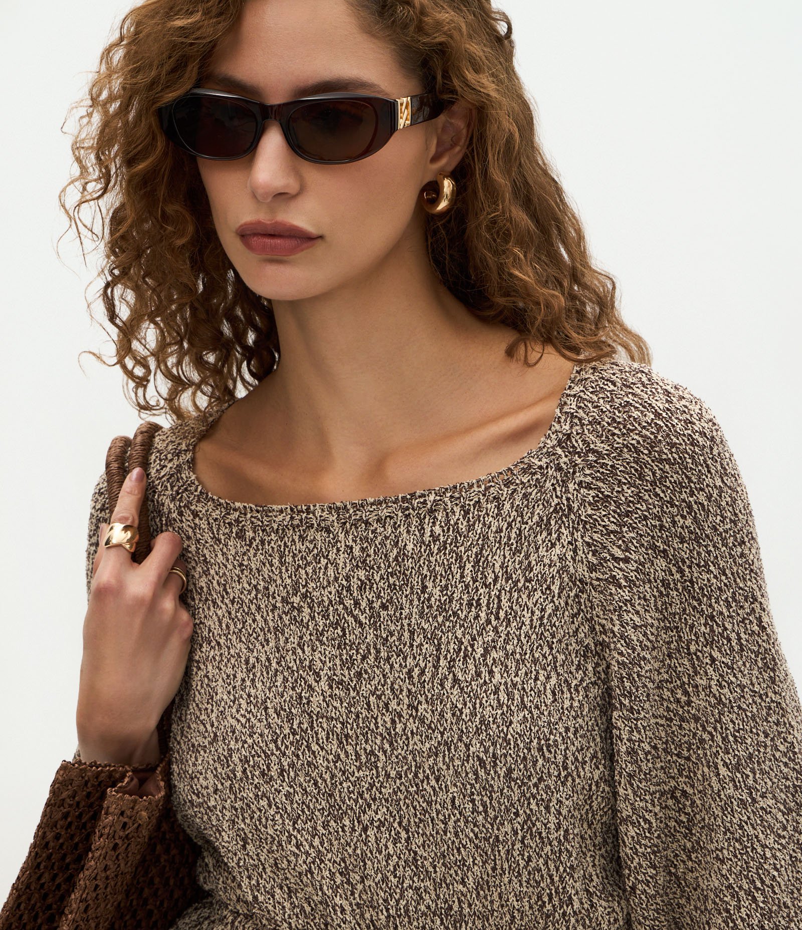 Blusa Retilínea Mesclada com Decote Canoa Marrom 3