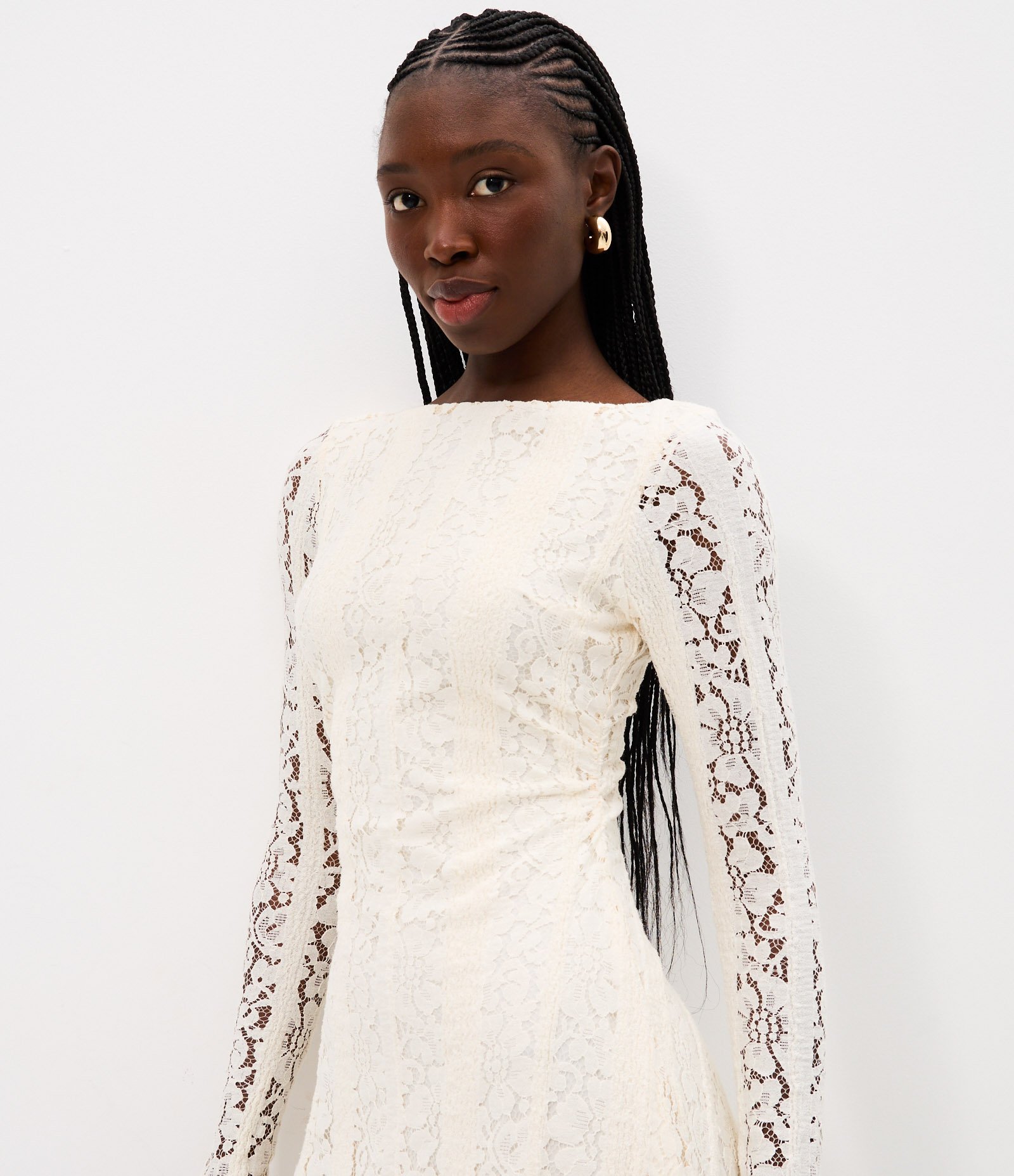 Vestido Curto em Renda com Manga Longa Off White 3