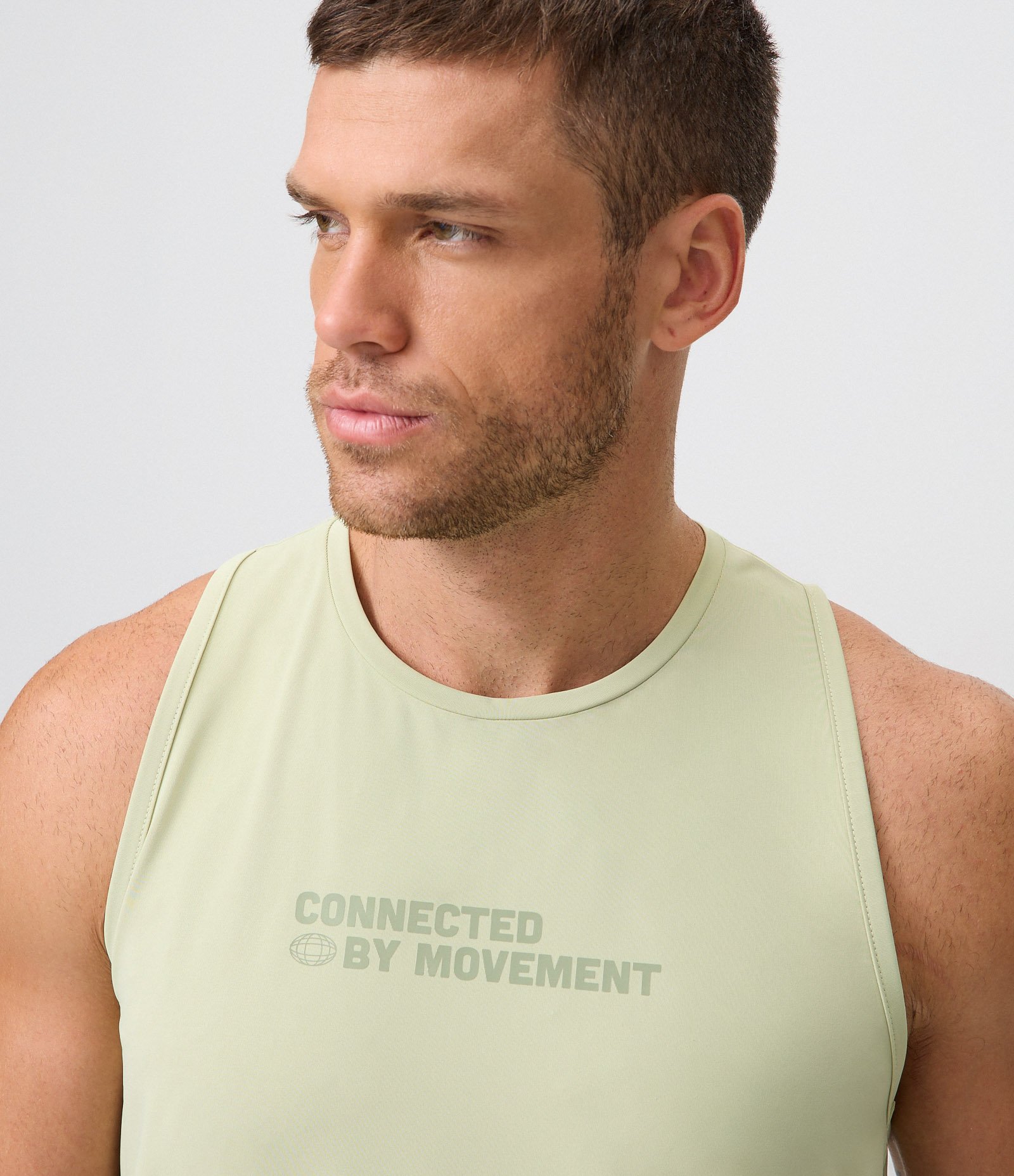 Regata Esportiva Dry com Perfurações Verde 4