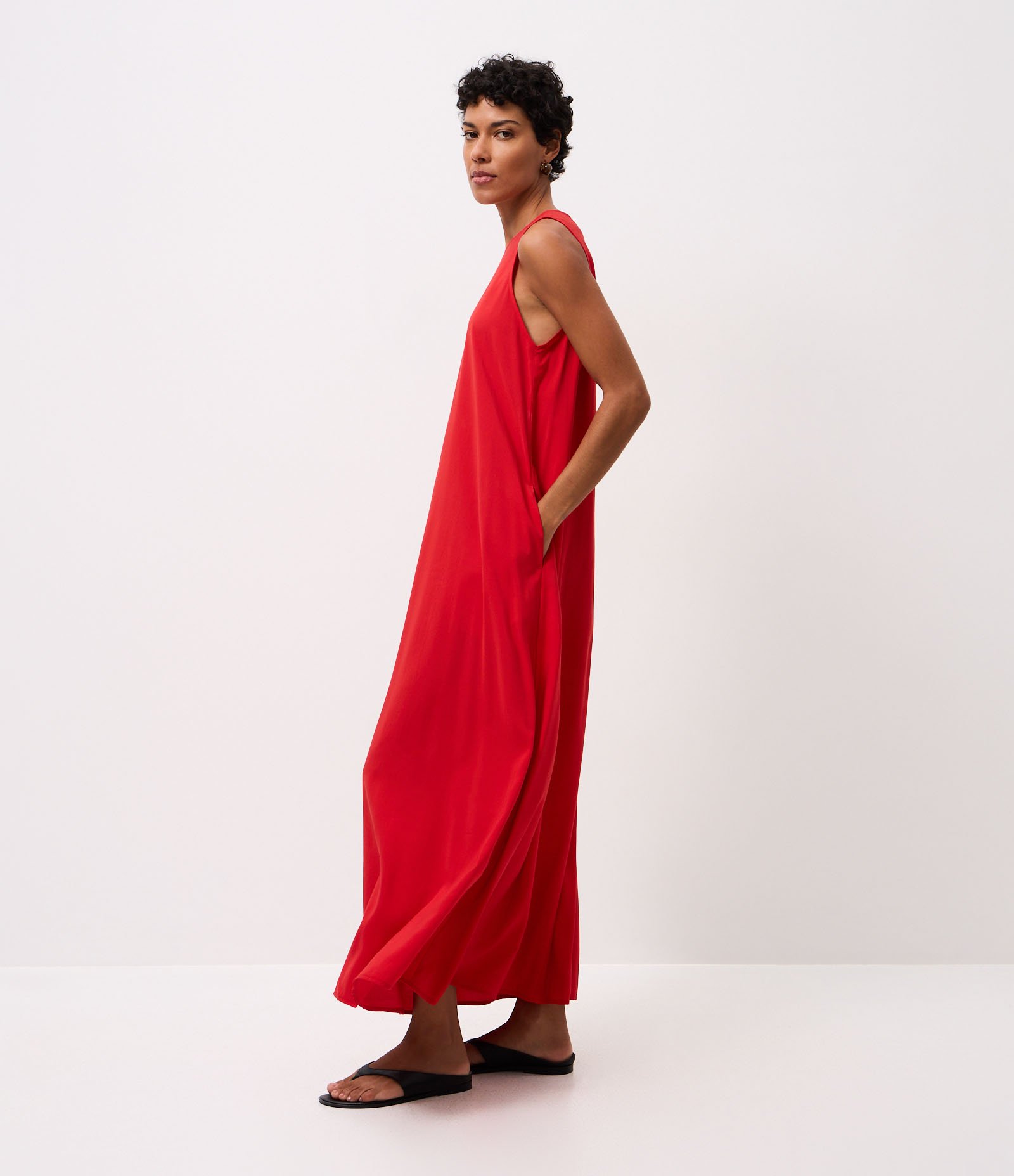 Vestido Midi com Decote Redondo Vermelho 2