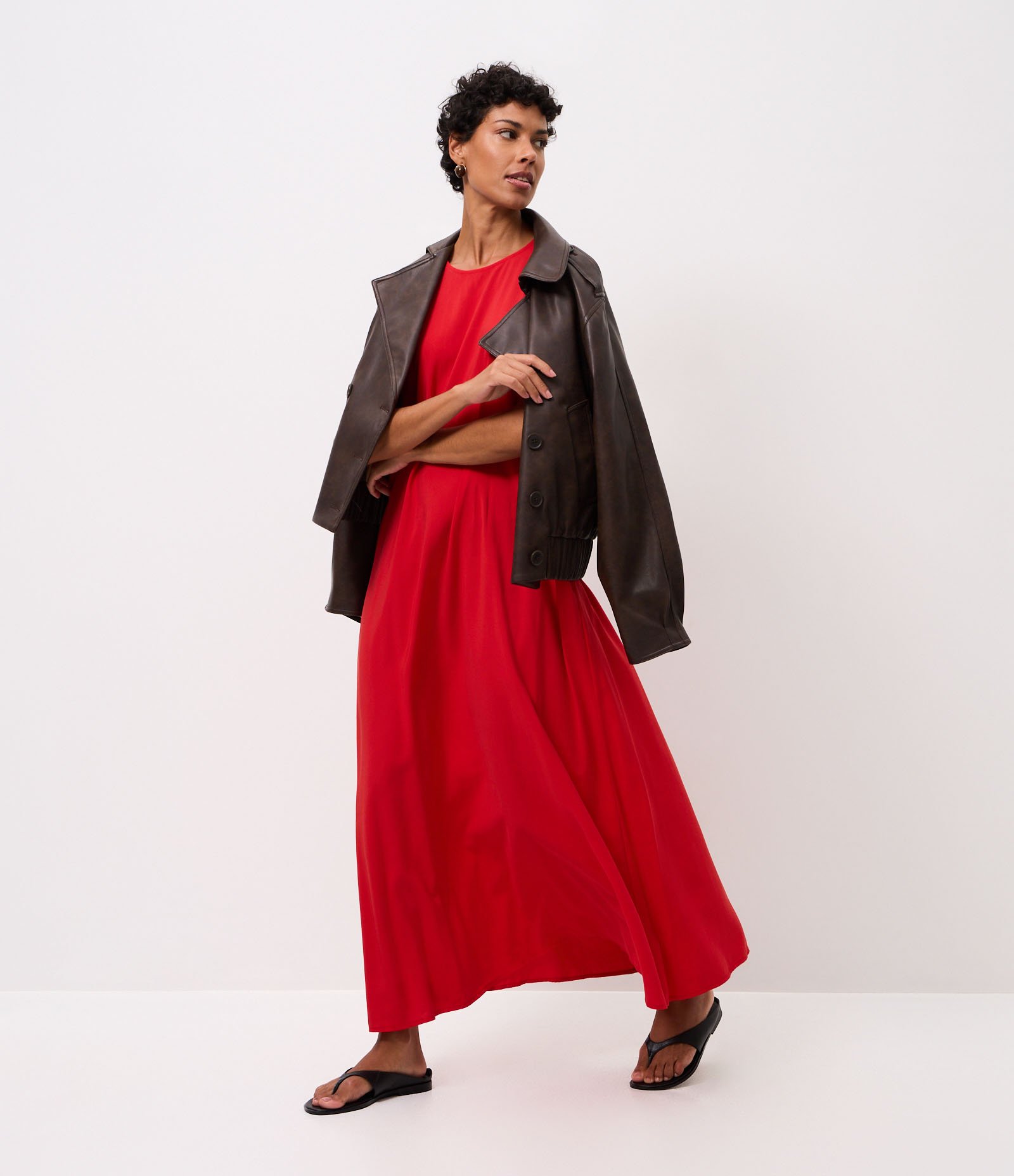 Vestido Midi com Decote Redondo Vermelho 4