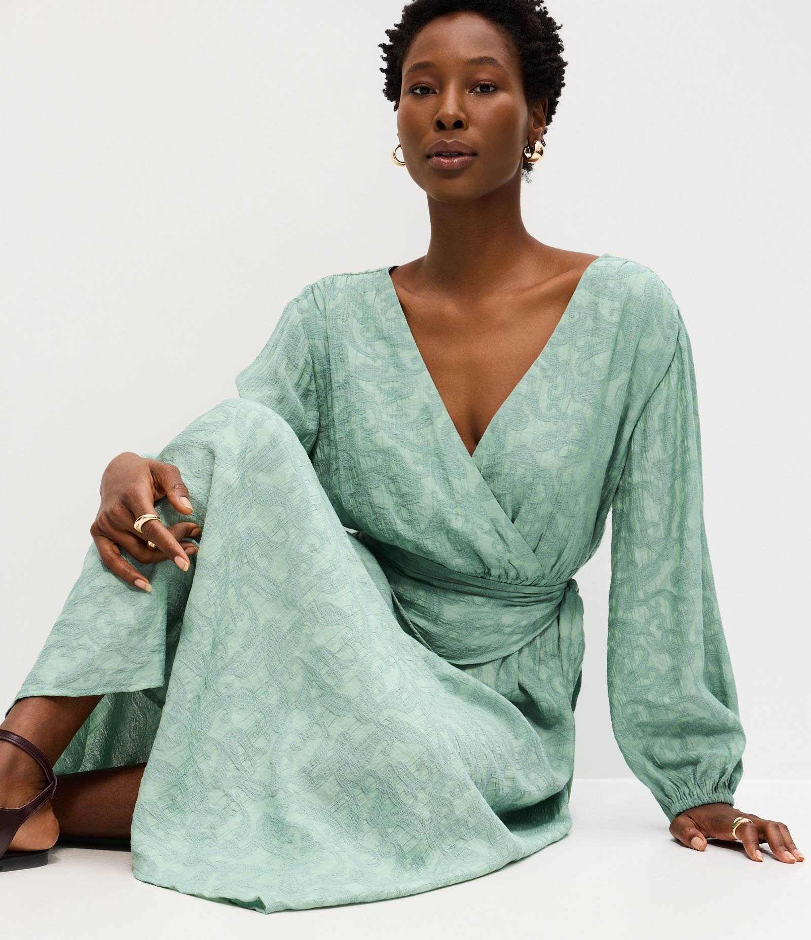 Vestido Longo Transpassado com Mangas Amplas e Cintura Marcada Verde 5