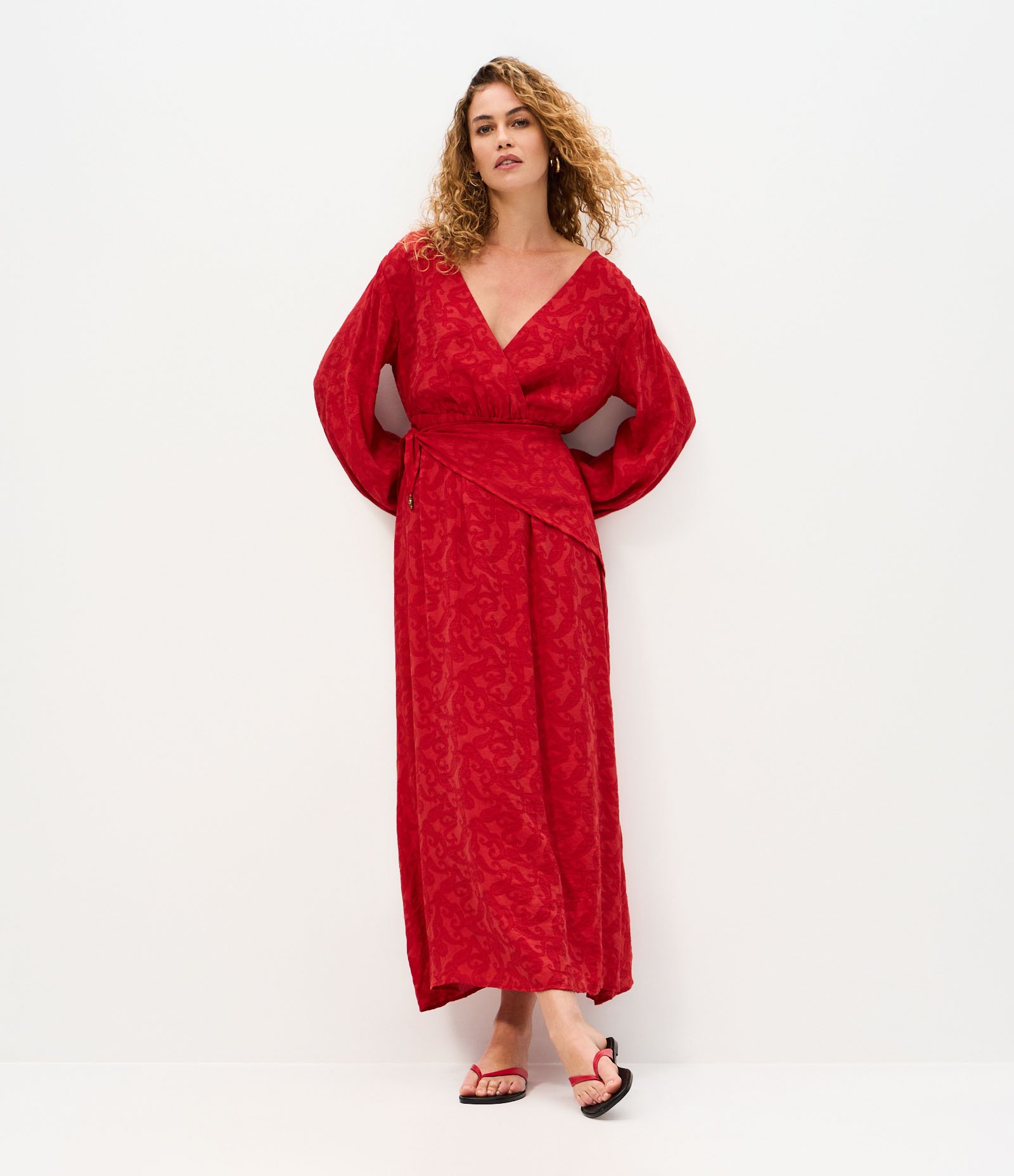 Vestido Longo Transpassado com Mangas Amplas e Cintura Marcada Vermelho 2