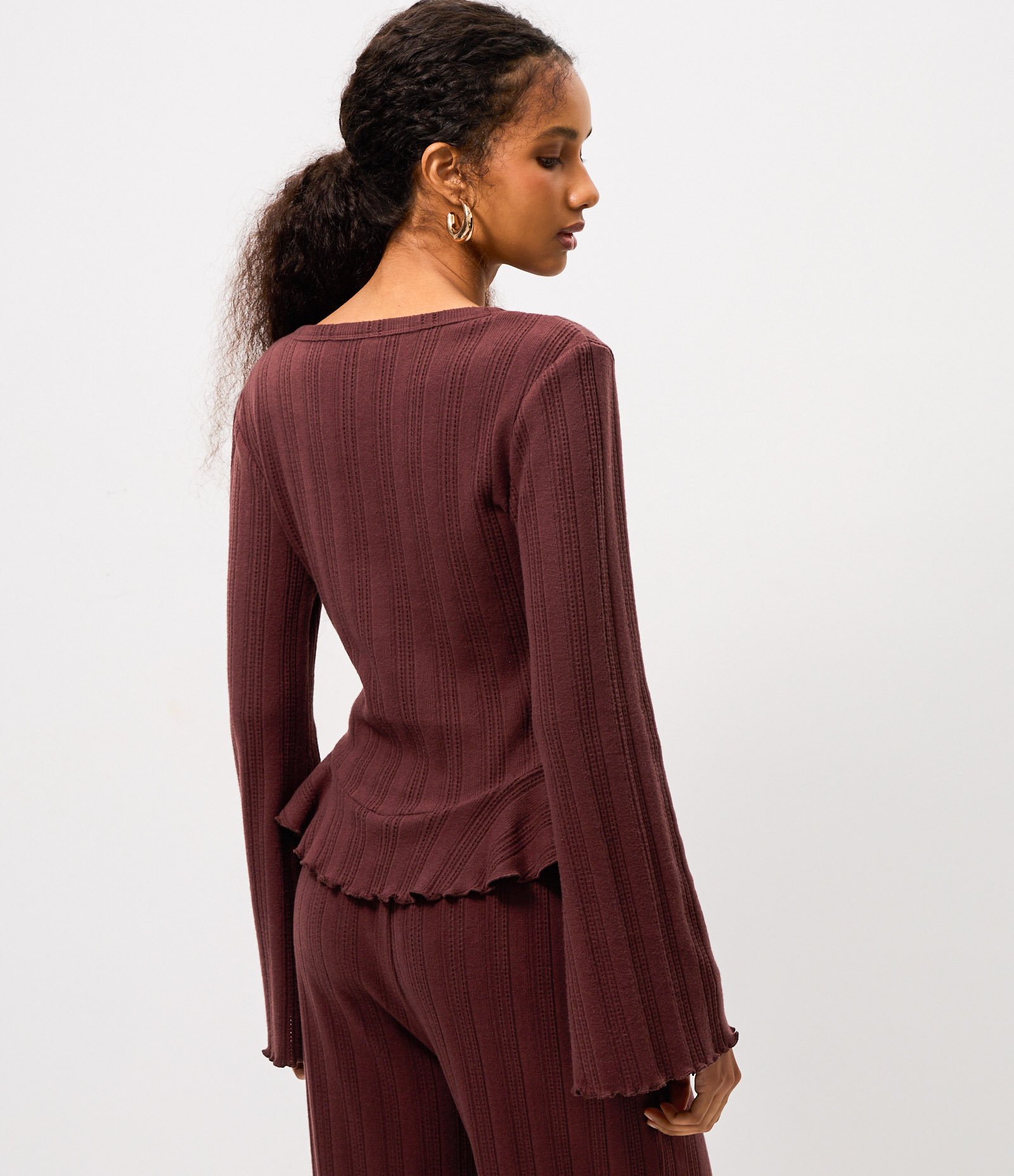 Blusa Peplum em Tricô Texturizado com Abotoamento Marrom 4