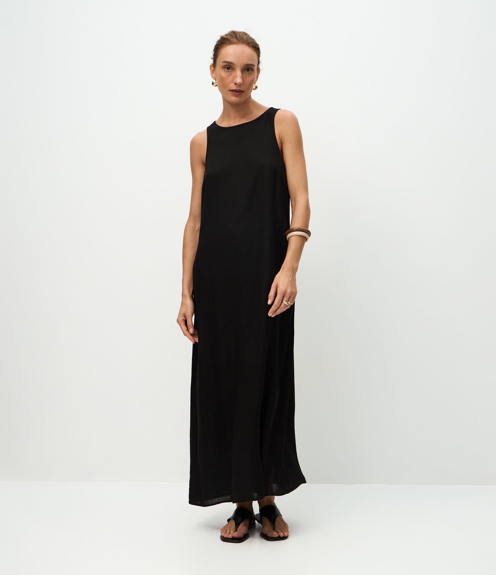 Vestido Longo em Viscolinho com Bolsos Preto 1